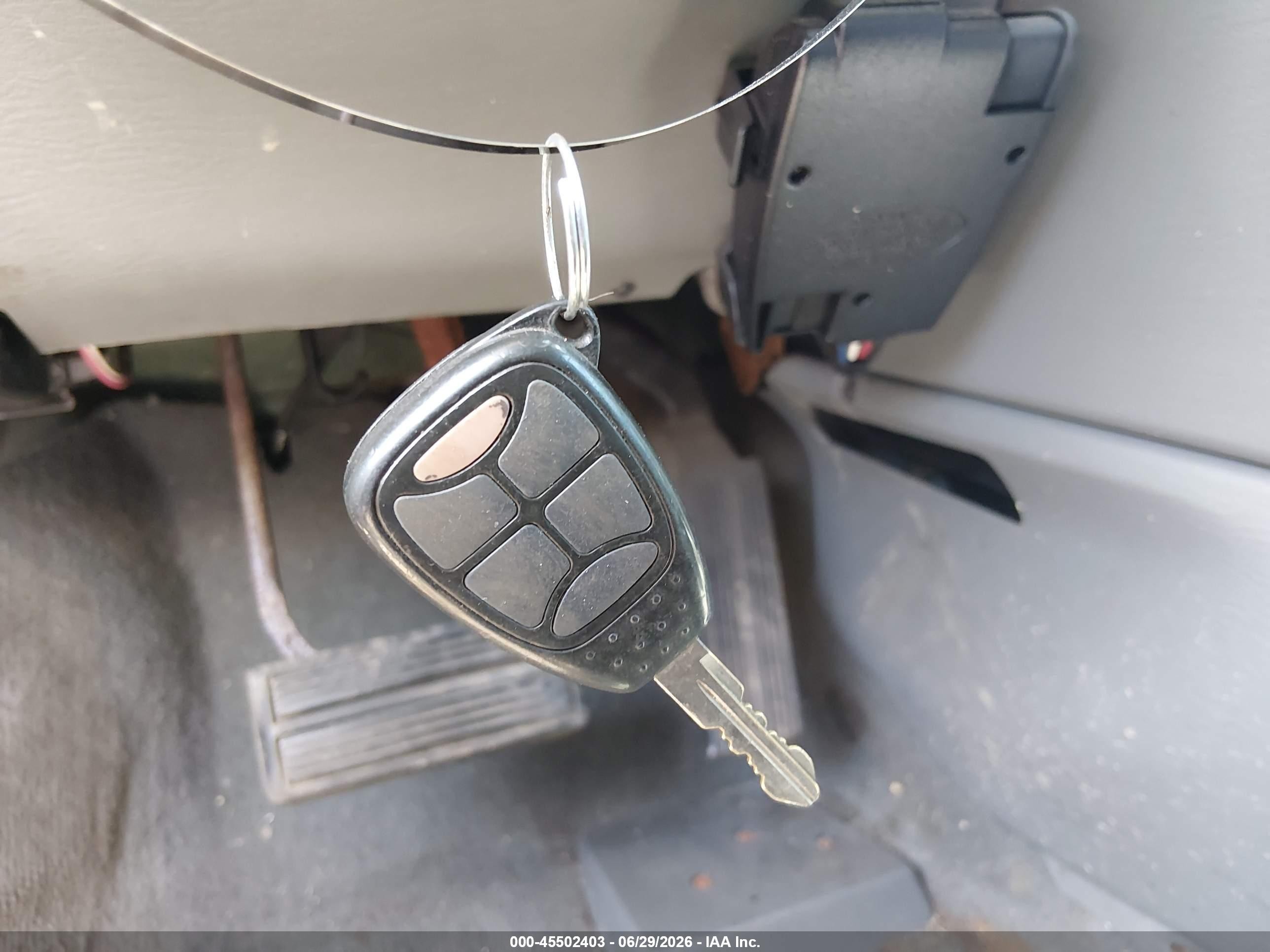 2004 Chrysler Town & Country Touring Silver vin: 2C4GP54L44R528485