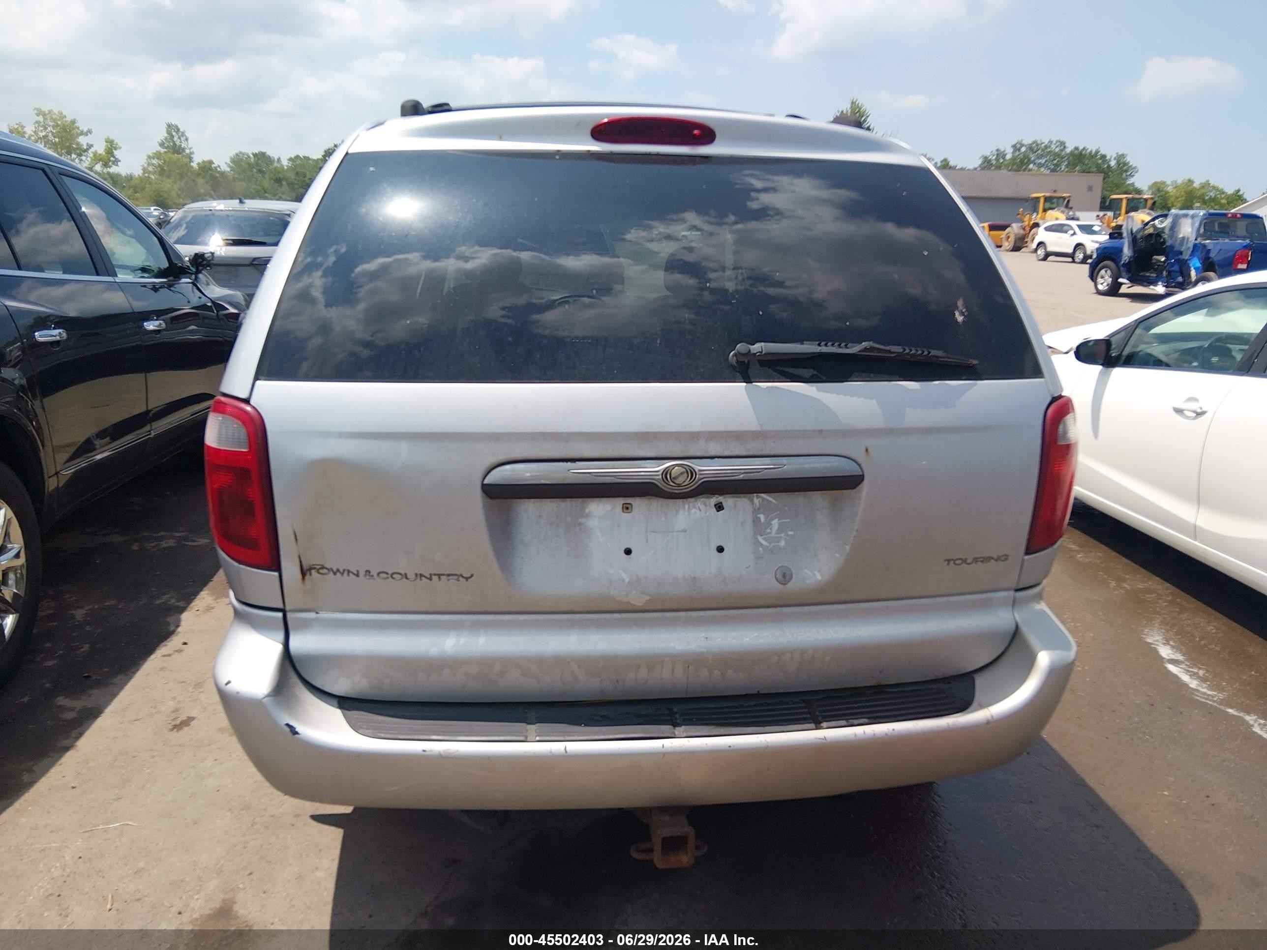 2004 Chrysler Town & Country Touring Silver vin: 2C4GP54L44R528485