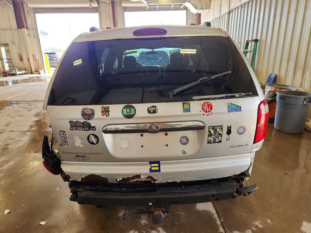 2005 Chrysler Town & Country Touring Silver vin: 2C4GP54L45R501983