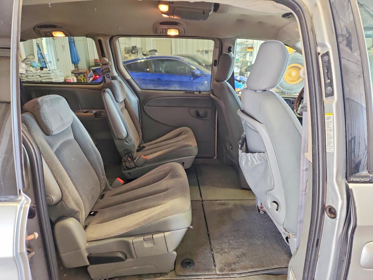 2005 Chrysler Town & Country Touring Silver vin: 2C4GP54L45R501983