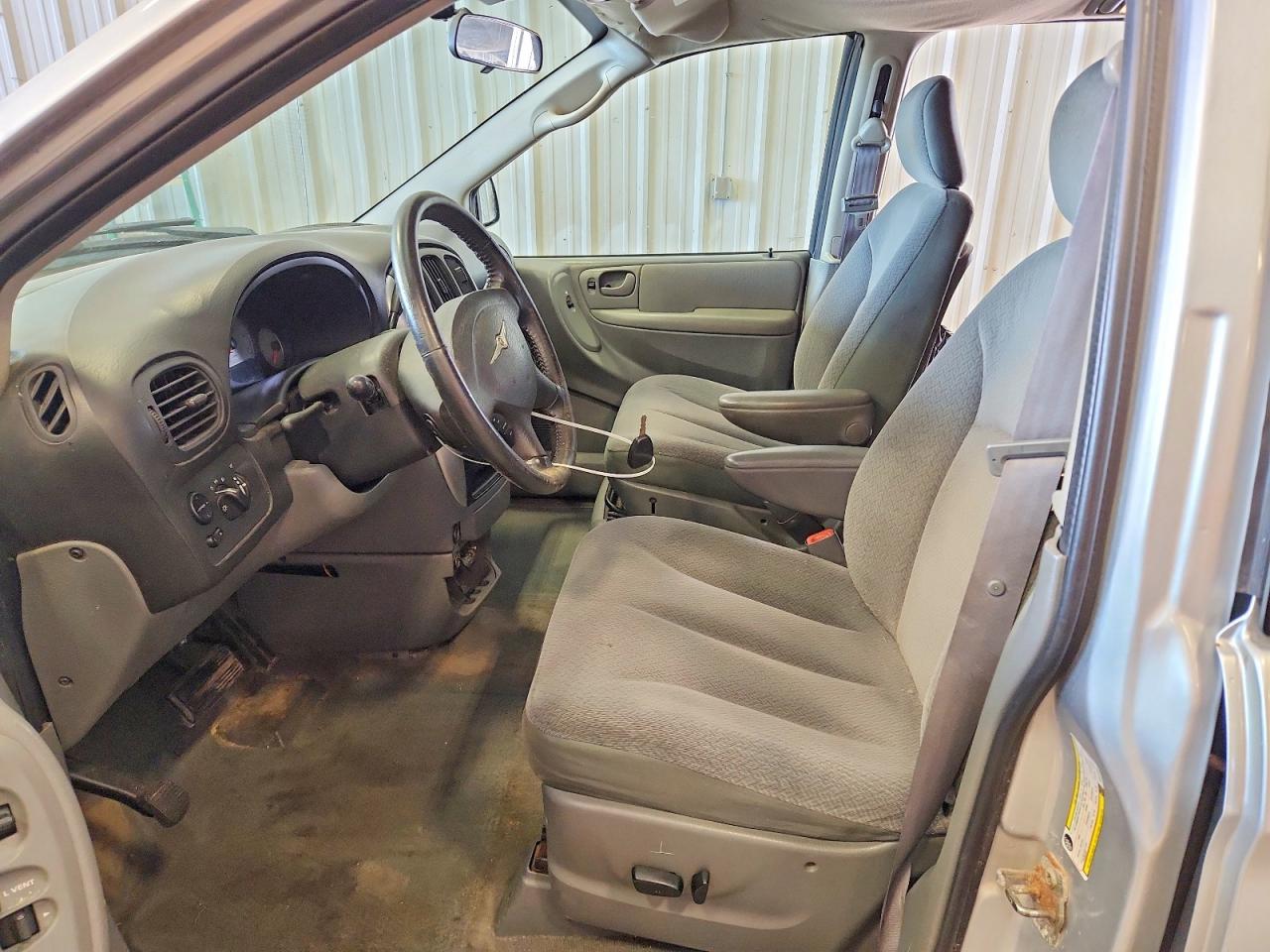 2005 Chrysler Town & Country Touring Silver vin: 2C4GP54L45R501983