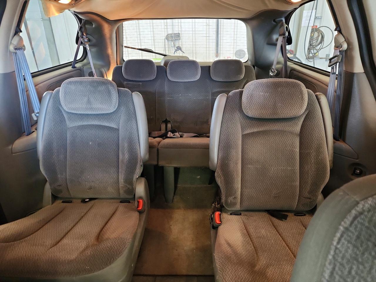 2005 Chrysler Town & Country Touring Silver vin: 2C4GP54L45R501983