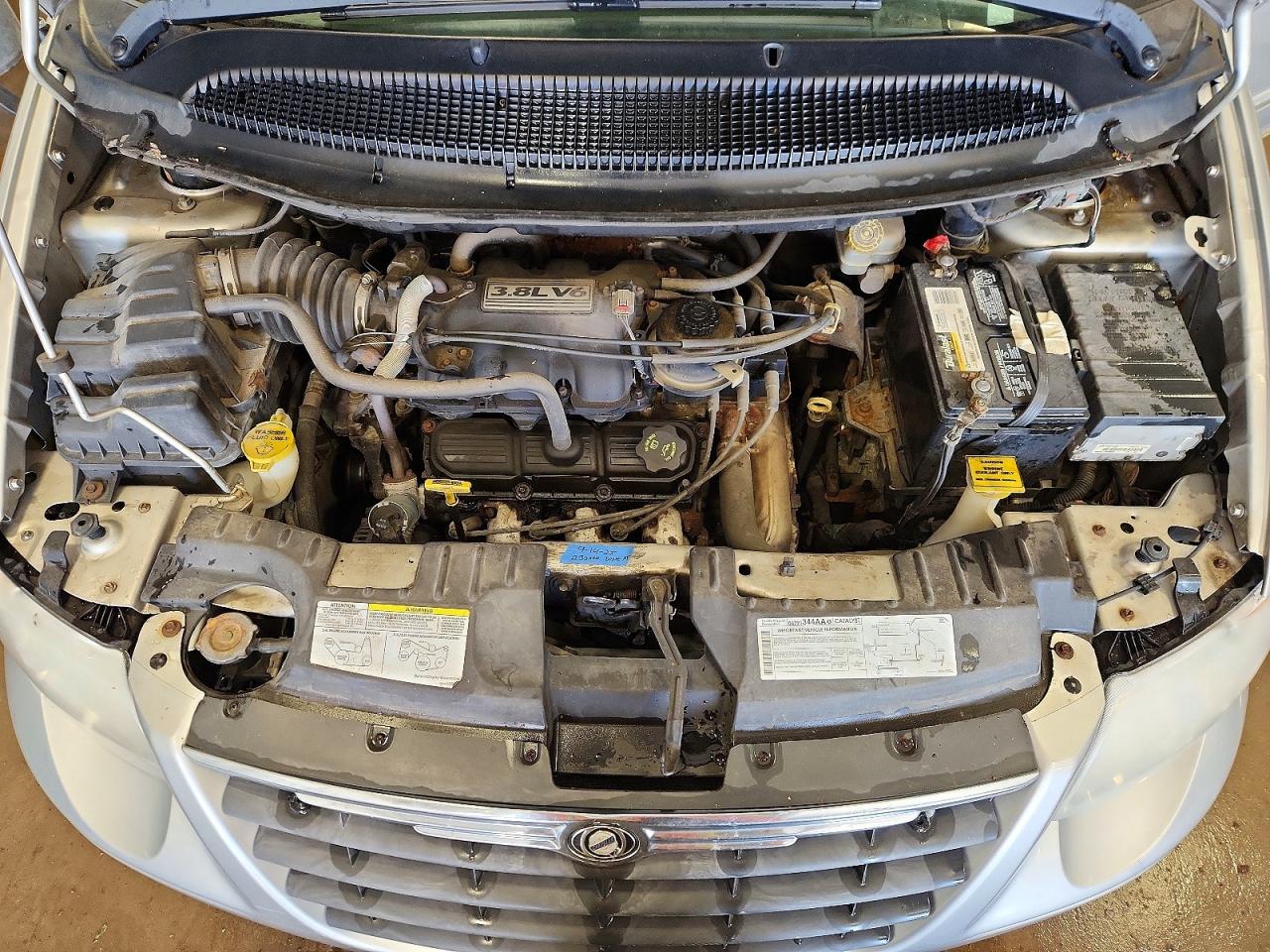 2005 Chrysler Town & Country Touring Silver vin: 2C4GP54L45R501983