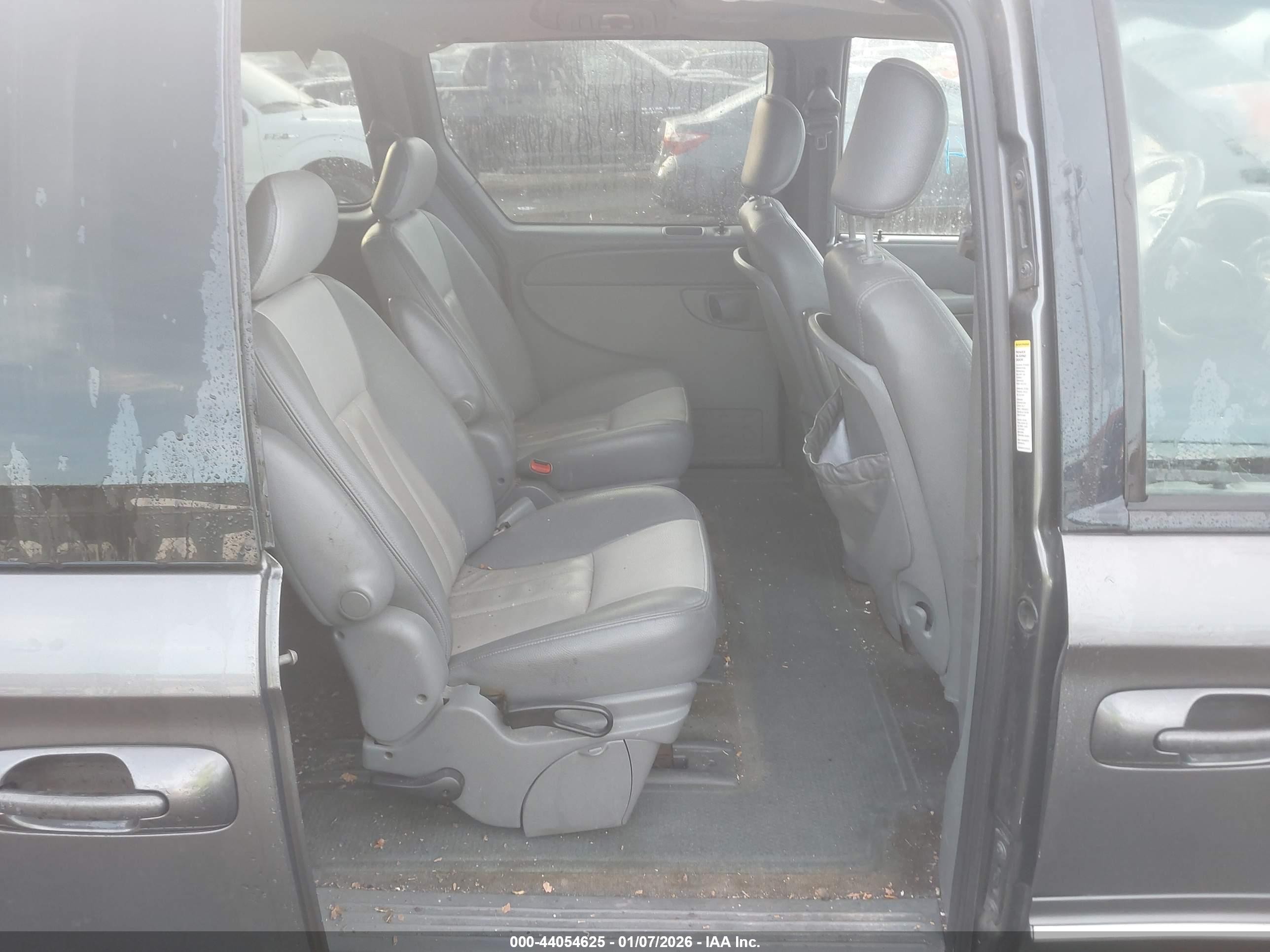 2004 Chrysler Town & Country Touring Серый vin: 2C4GP54L54R520766