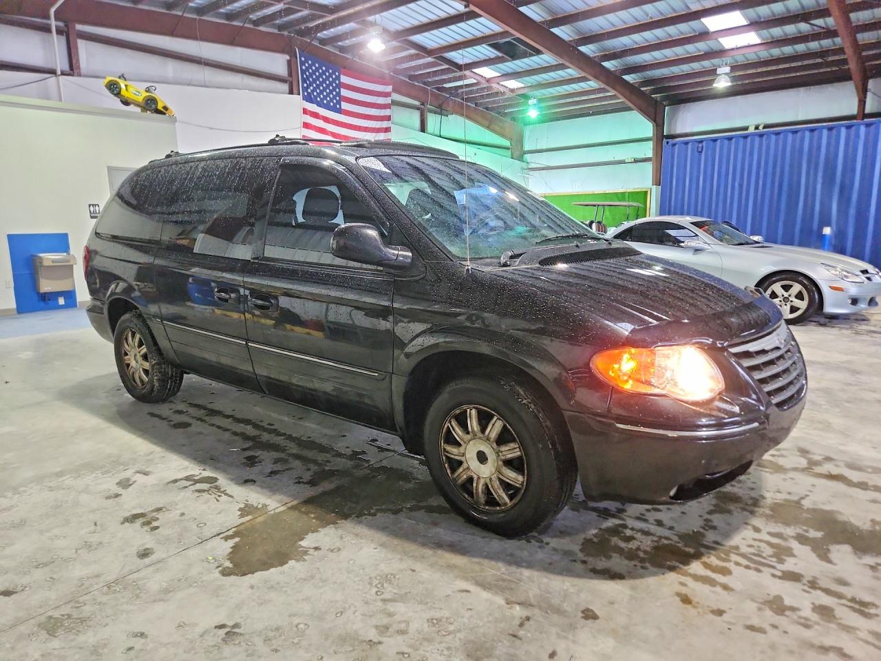 2005 Chrysler Town & Country Touring Black vin: 2C4GP54L55R166944