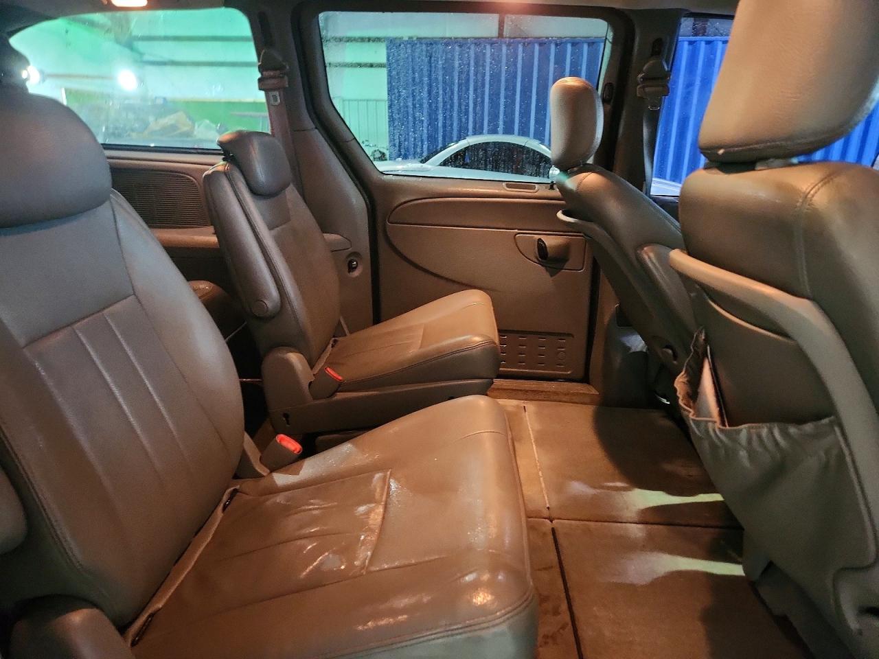 2005 Chrysler Town & Country Touring Black vin: 2C4GP54L55R166944