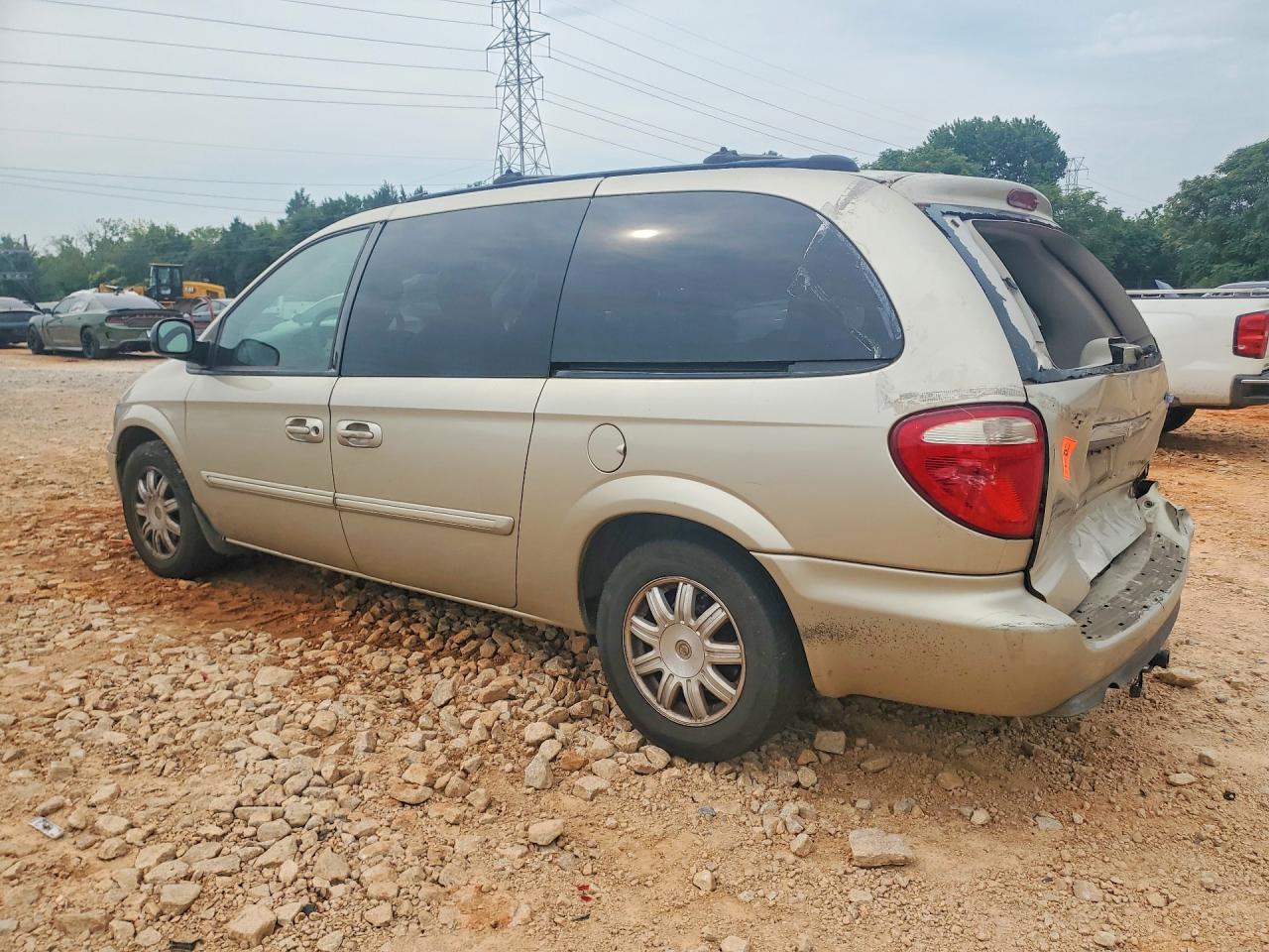 2005 Chrysler Town & Country Touring Золотой vin: 2C4GP54L65R243434