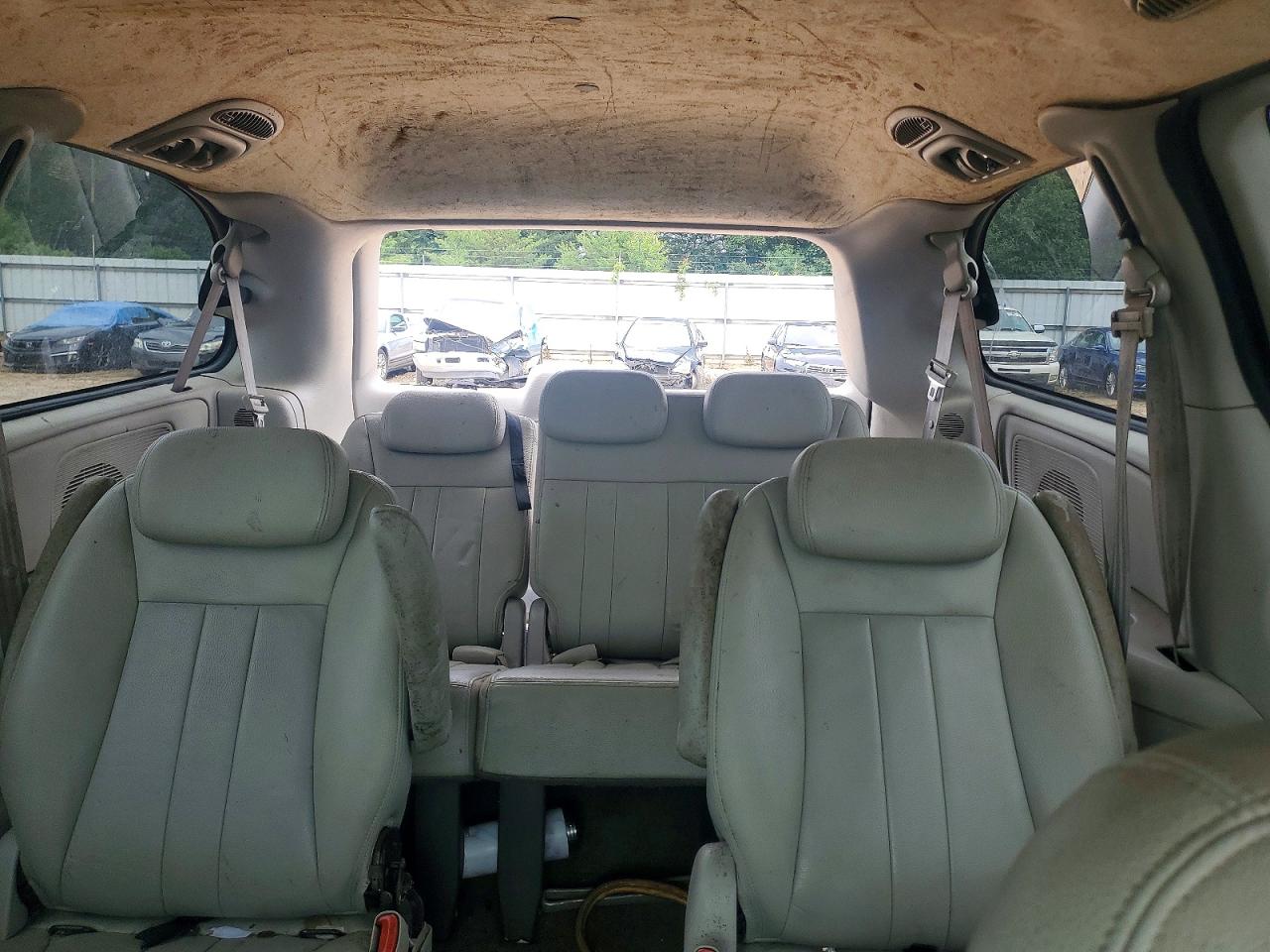 2005 Chrysler Town & Country Touring Золотой vin: 2C4GP54L65R243434