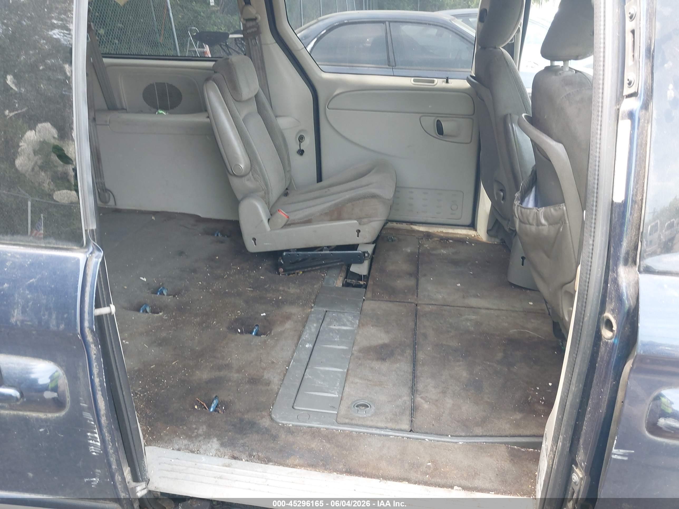 2005 Chrysler Town & Country Touring Blue vin: 2C4GP54L65R356204