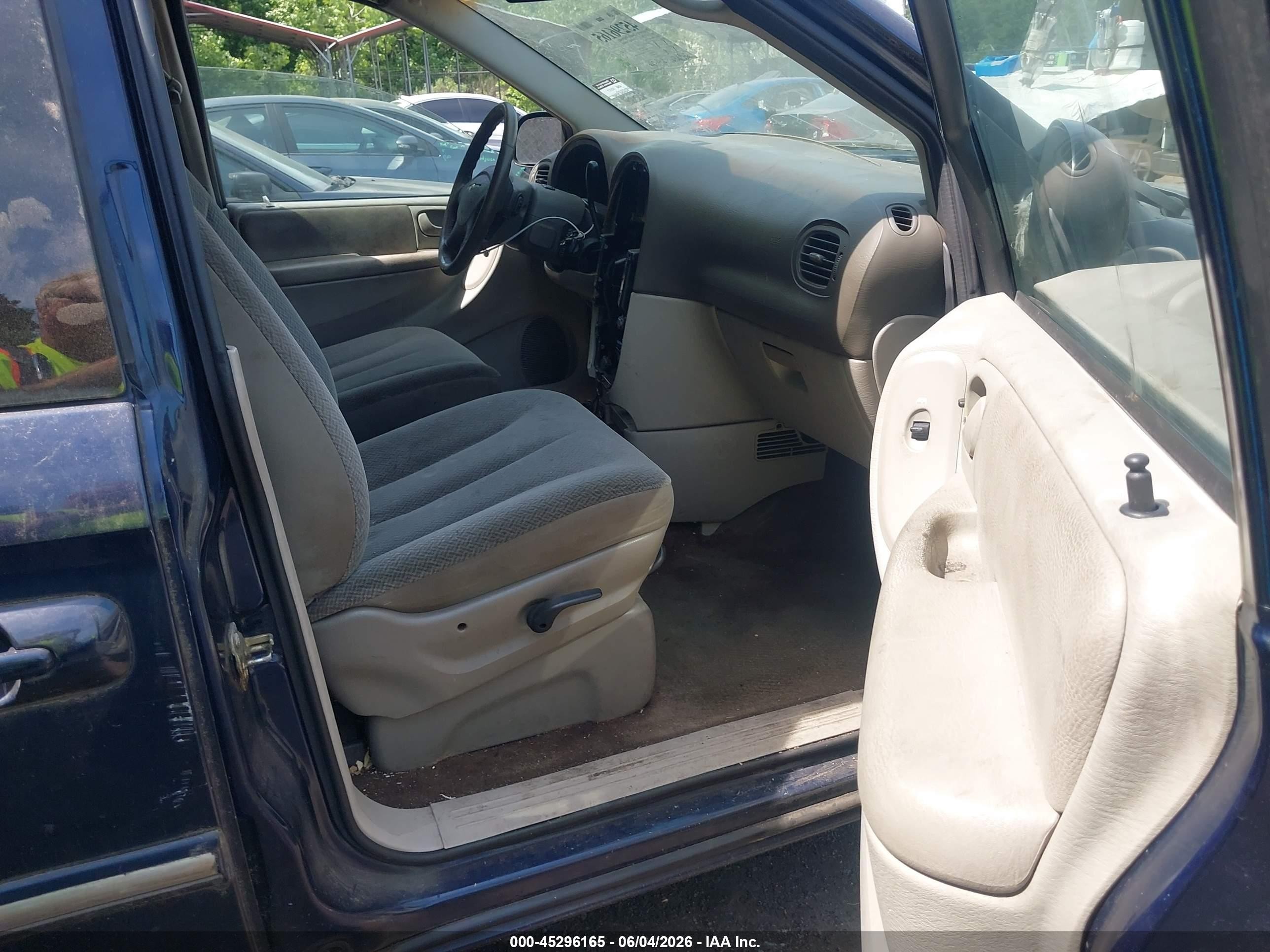 2005 Chrysler Town & Country Touring Blue vin: 2C4GP54L65R356204