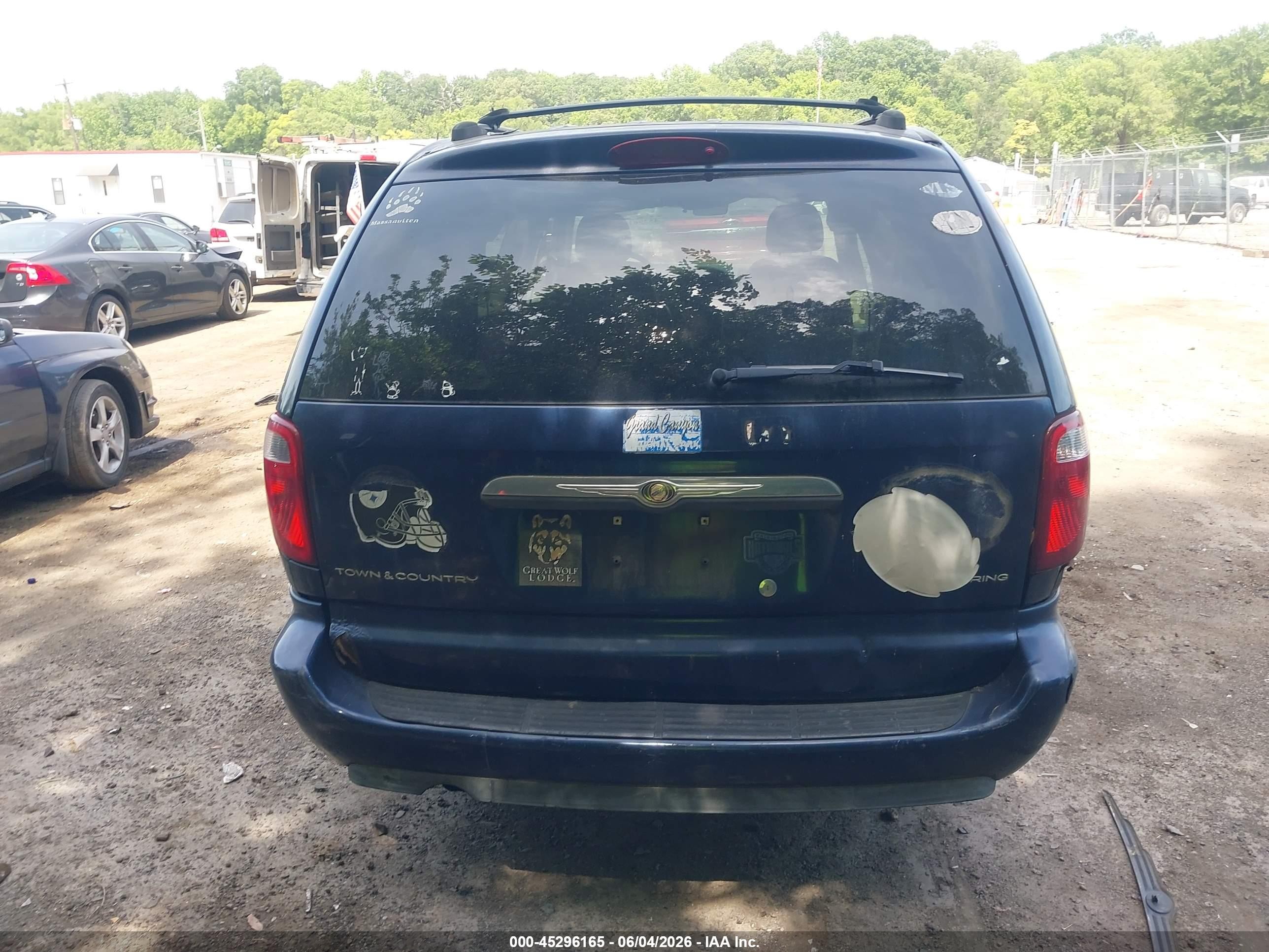 2005 Chrysler Town & Country Touring Blue vin: 2C4GP54L65R356204