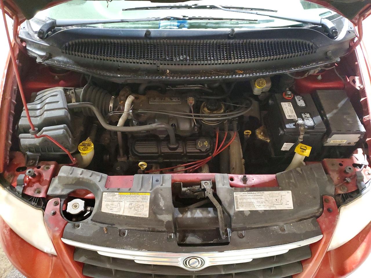 2005 Chrysler Town & Country Touring Red vin: 2C4GP54L65R376291