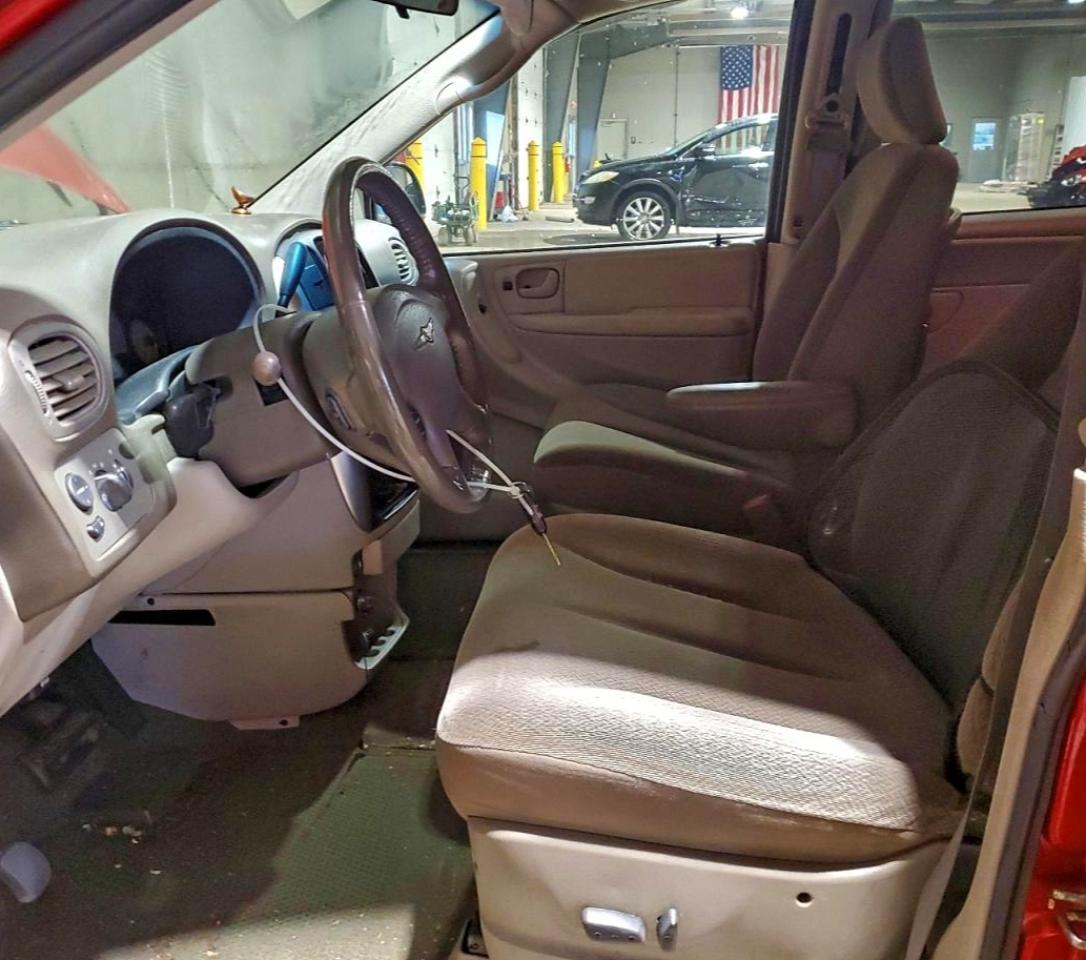 2005 Chrysler Town & Country Touring Red vin: 2C4GP54L65R376291