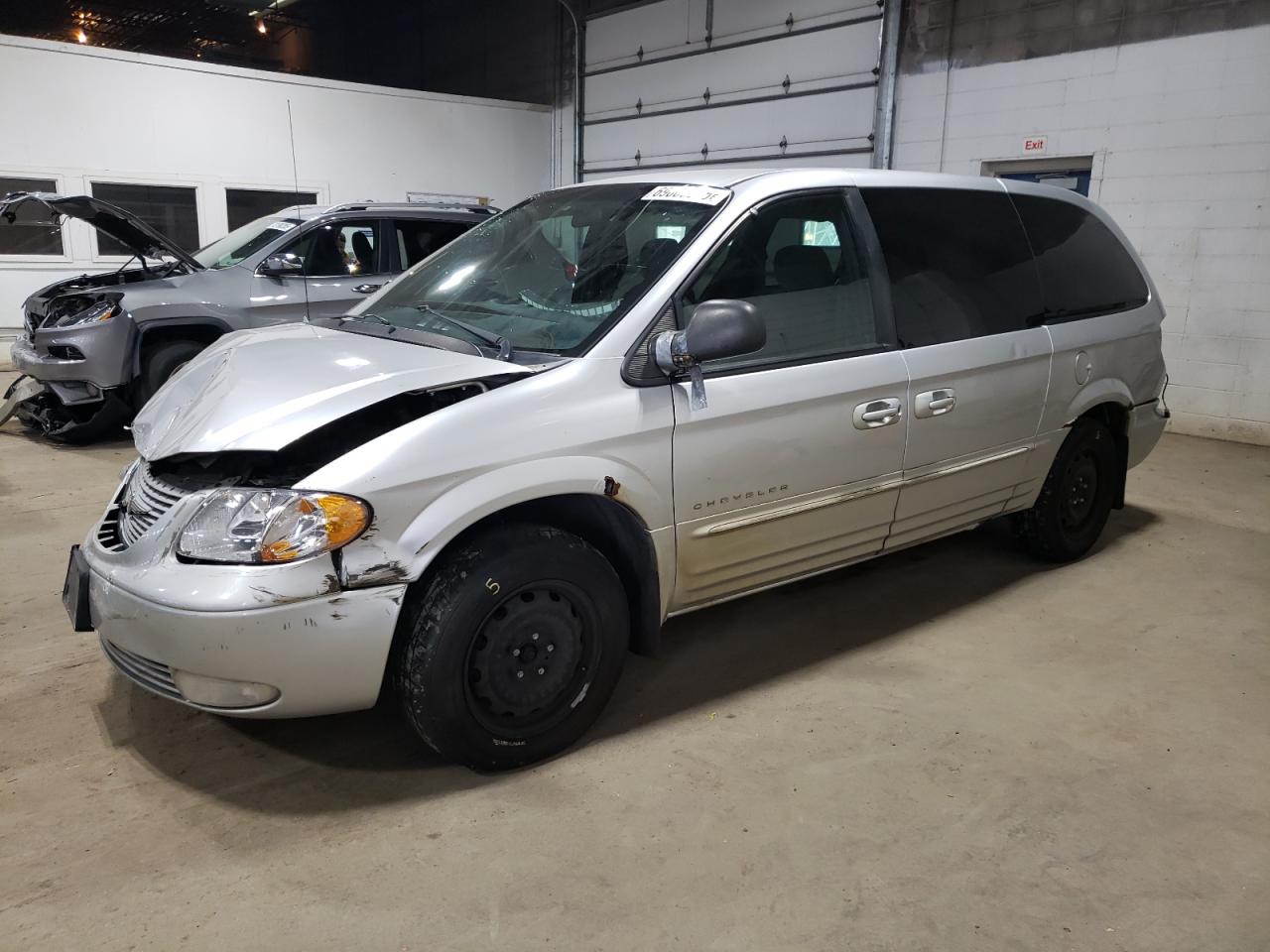 2001 Chrysler Town & Country Lxi Серебряный vin: 2C4GP54L71R260642