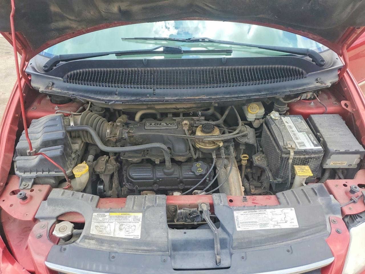 2005 Chrysler Town & Country Touring Burgundy vin: 2C4GP54L75R206991