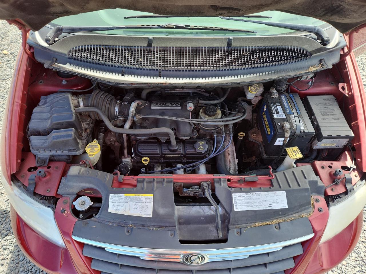 2005 Chrysler Town & Country Touring Red vin: 2C4GP54L75R296515