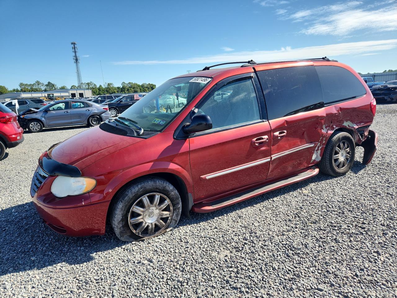 2005 Chrysler Town & Country Touring Red vin: 2C4GP54L75R296515