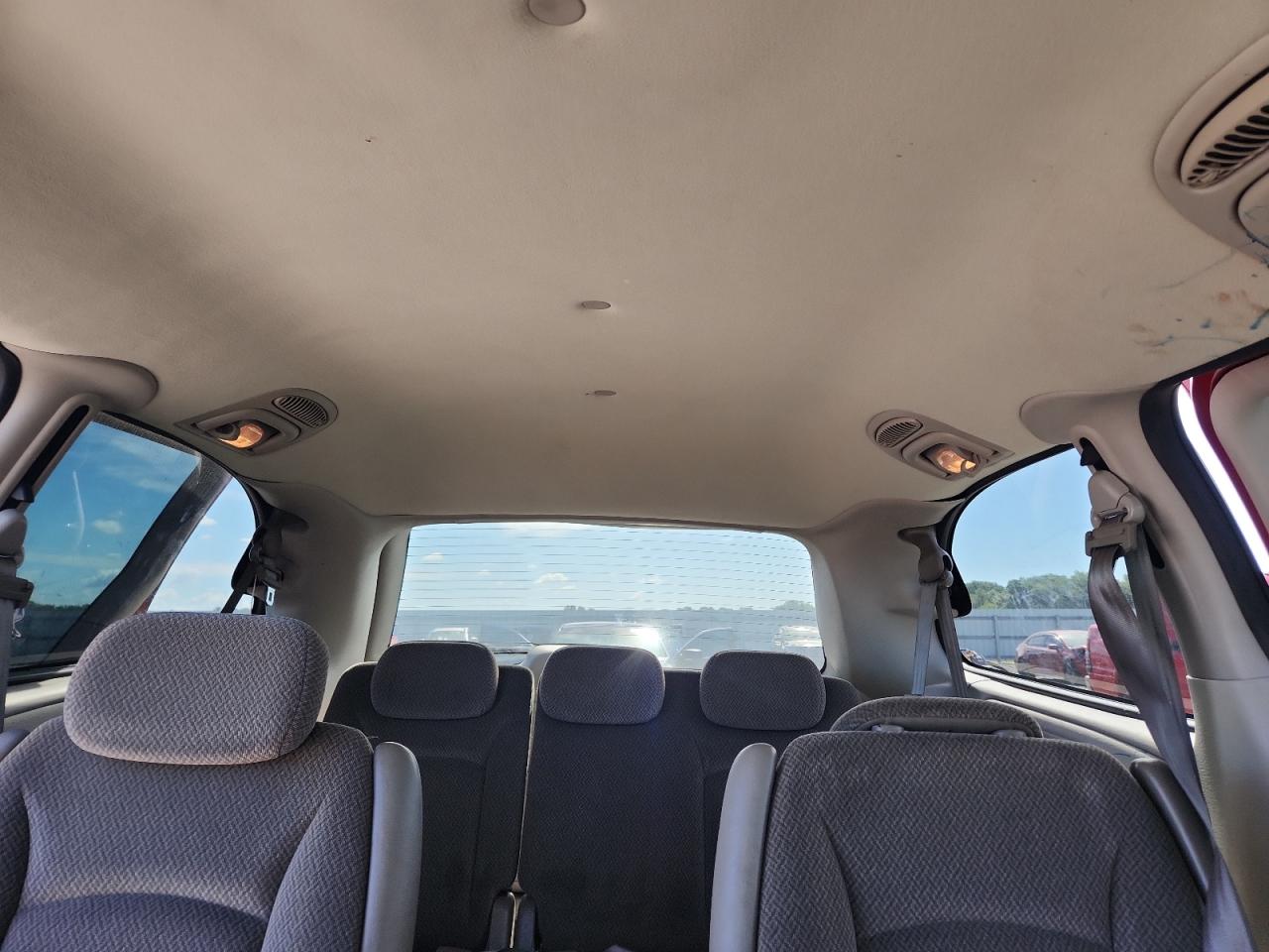 2005 Chrysler Town & Country Touring Red vin: 2C4GP54L75R296515