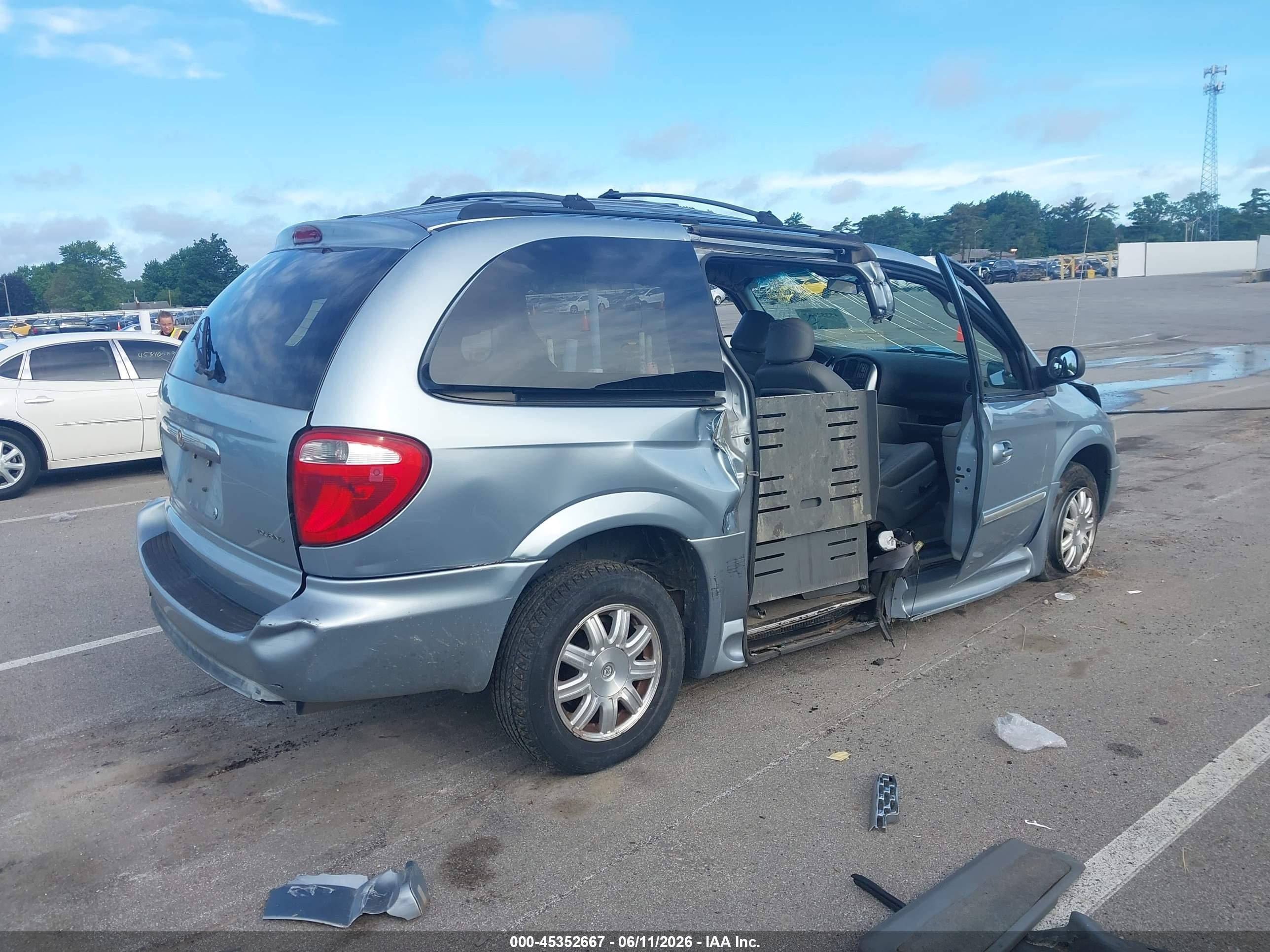 2005 Chrysler Town & Country Touring Blue vin: 2C4GP54L75R425479