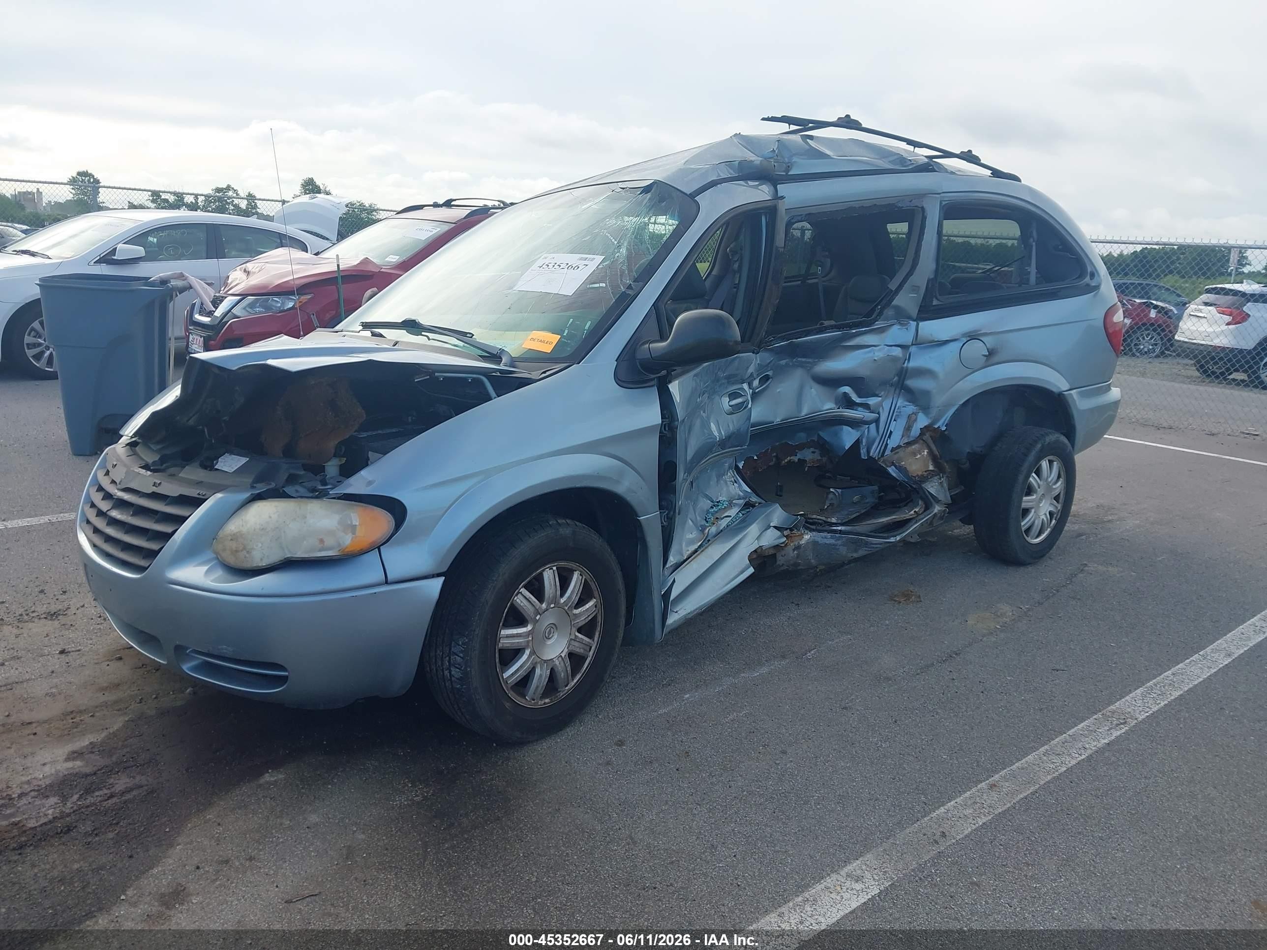 2005 Chrysler Town & Country Touring Blue vin: 2C4GP54L75R425479