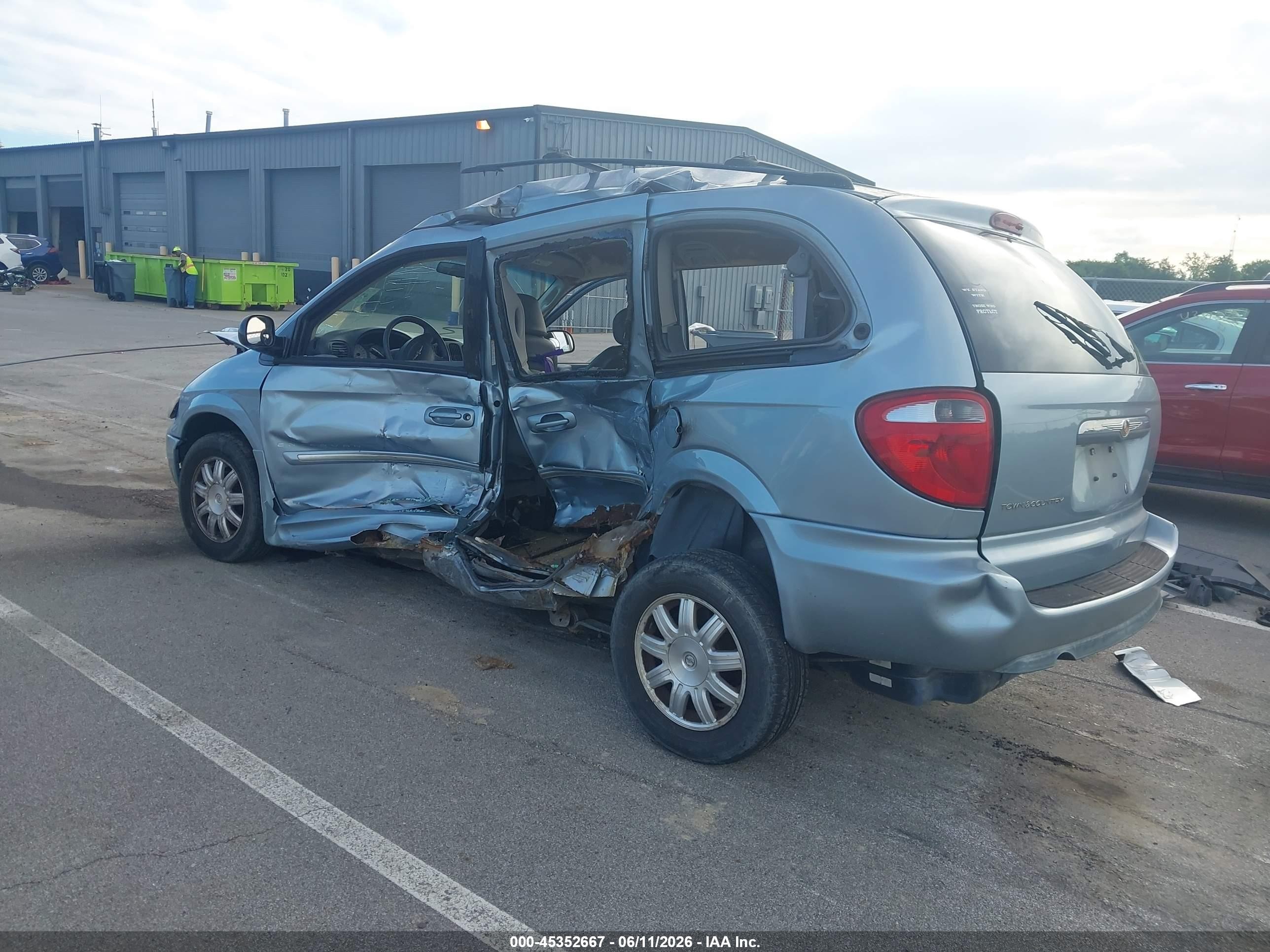 2005 Chrysler Town & Country Touring Blue vin: 2C4GP54L75R425479