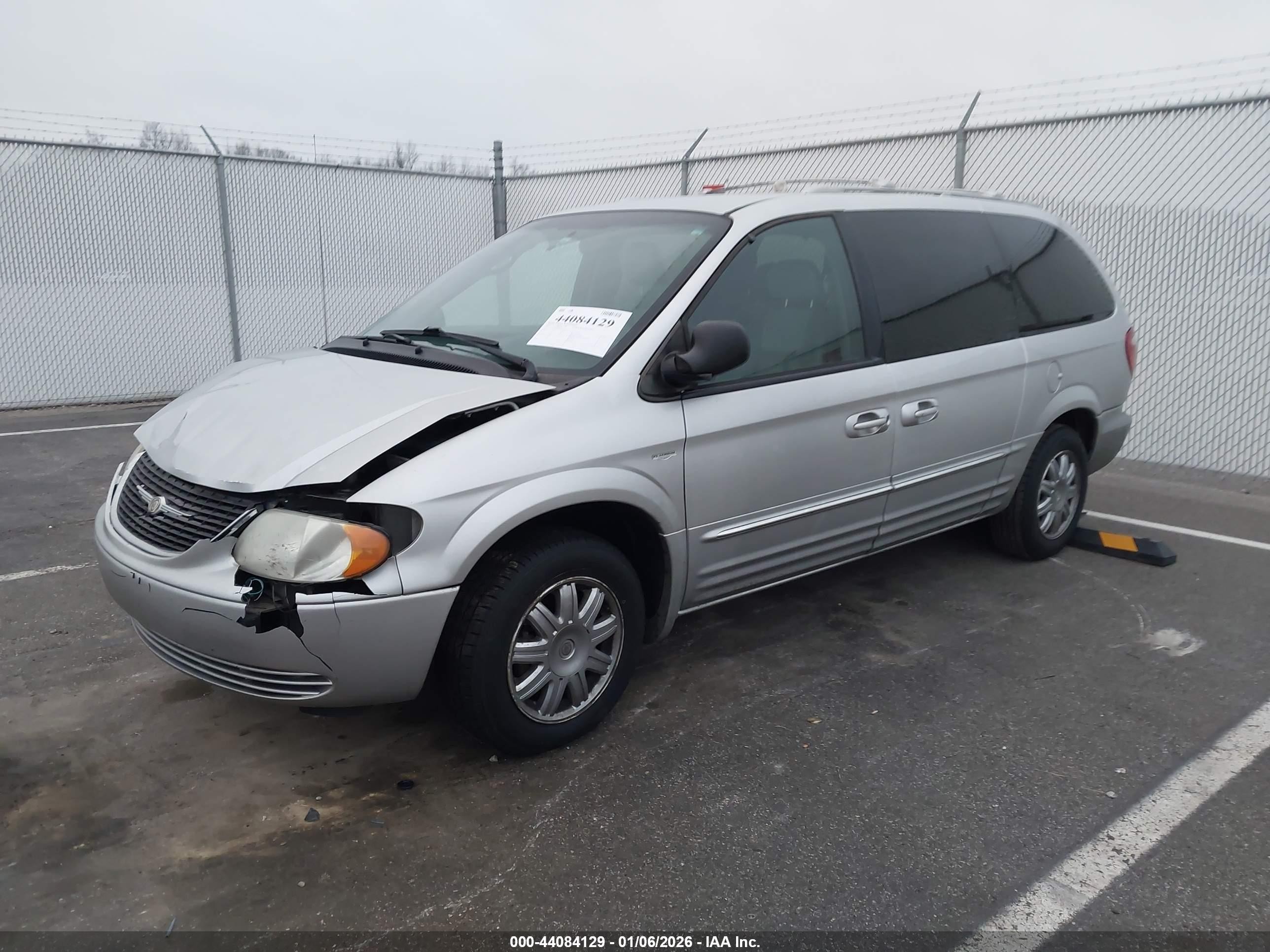 2004 Chrysler Town & Country Touring Silver vin: 2C4GP54L84R518672