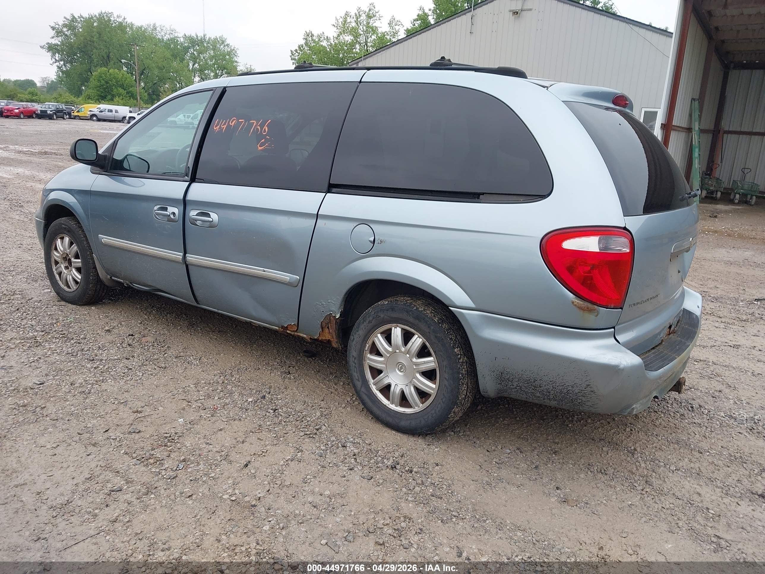 2005 Chrysler Town & Country Touring Light Blue vin: 2C4GP54L85R467921
