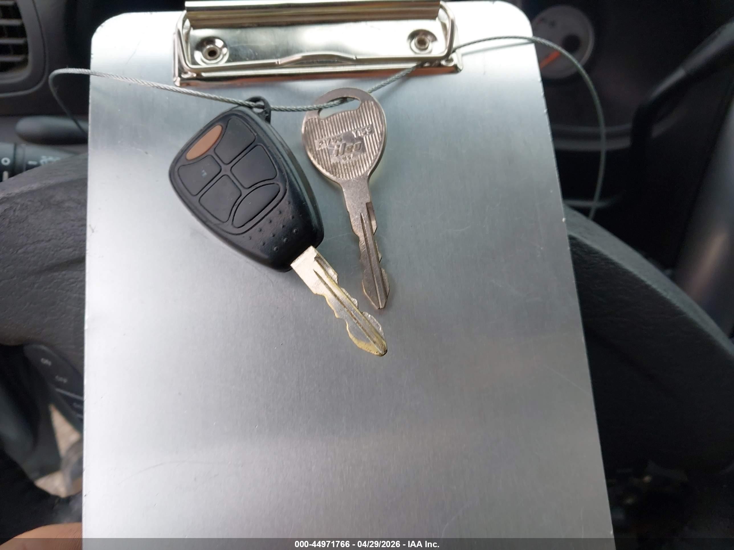 2005 Chrysler Town & Country Touring Light Blue vin: 2C4GP54L85R467921