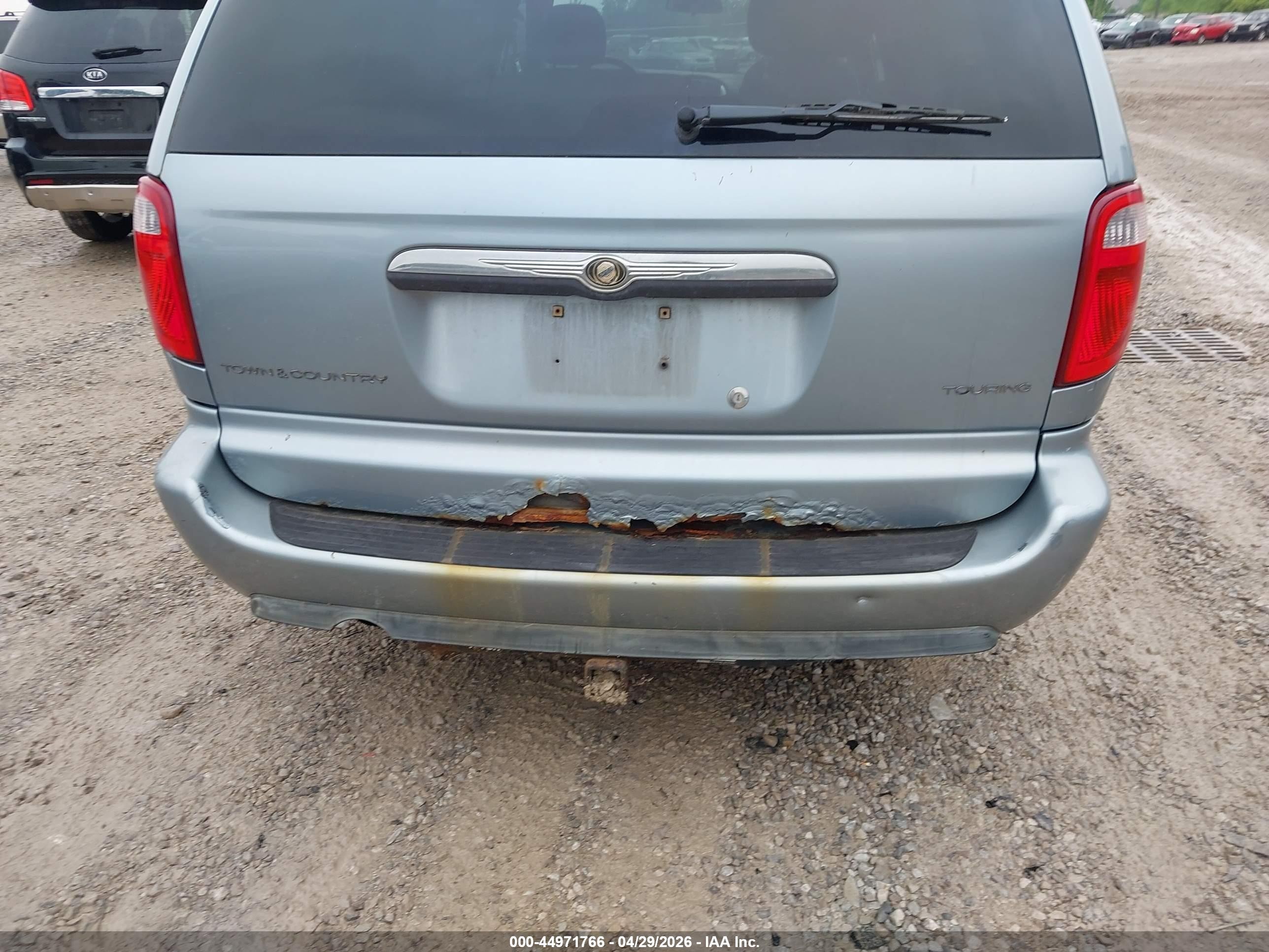 2005 Chrysler Town & Country Touring Light Blue vin: 2C4GP54L85R467921
