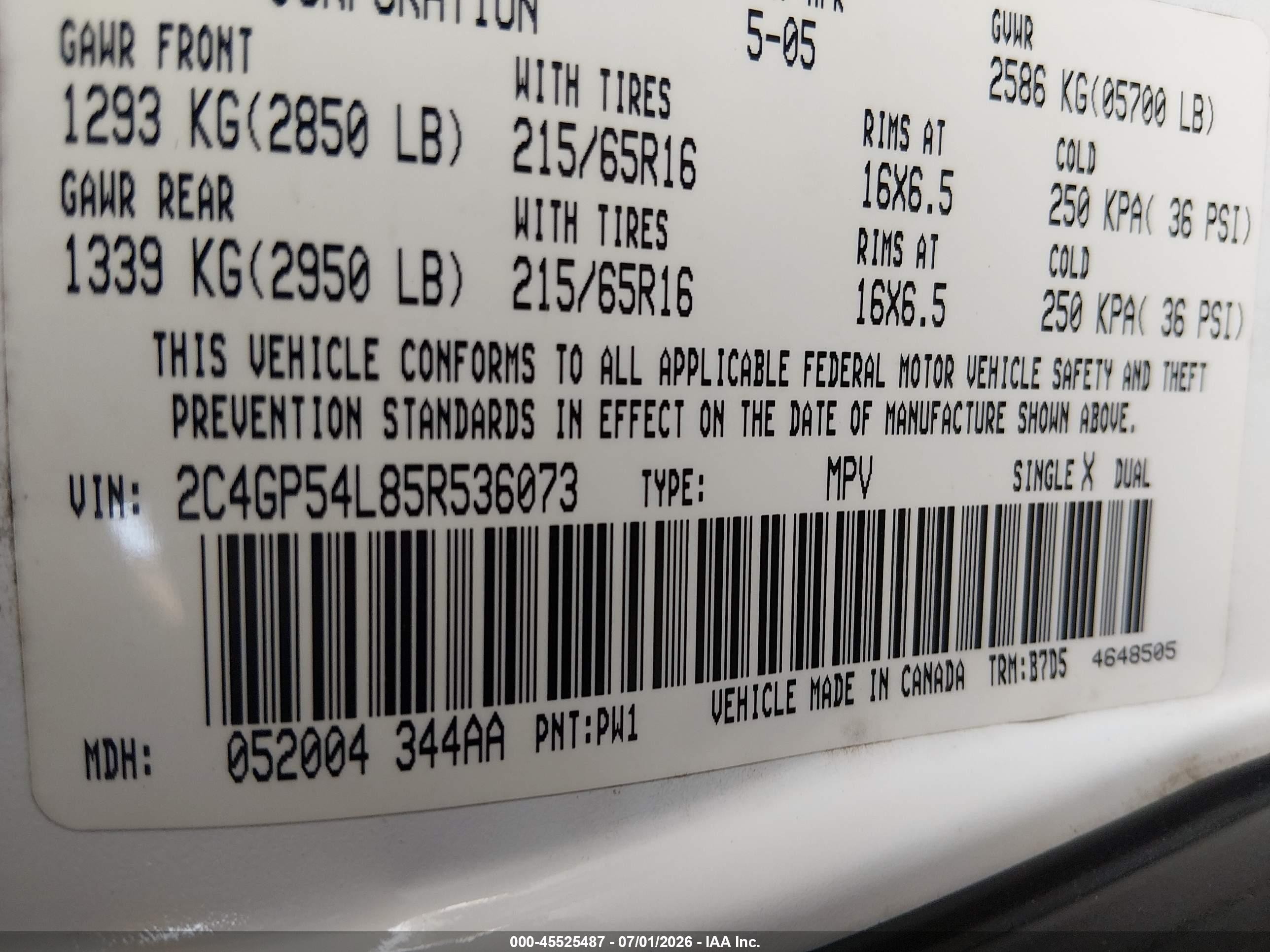 2005 Chrysler Town & Country Touring White vin: 2C4GP54L85R536073