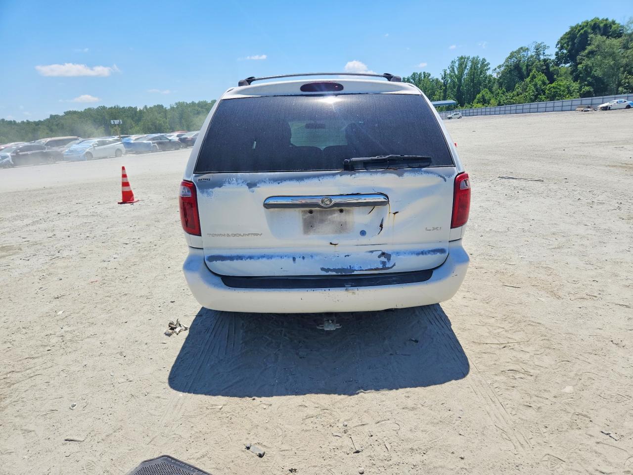 2001 Chrysler Town & Country Lxi White vin: 2C4GP54L91R415370