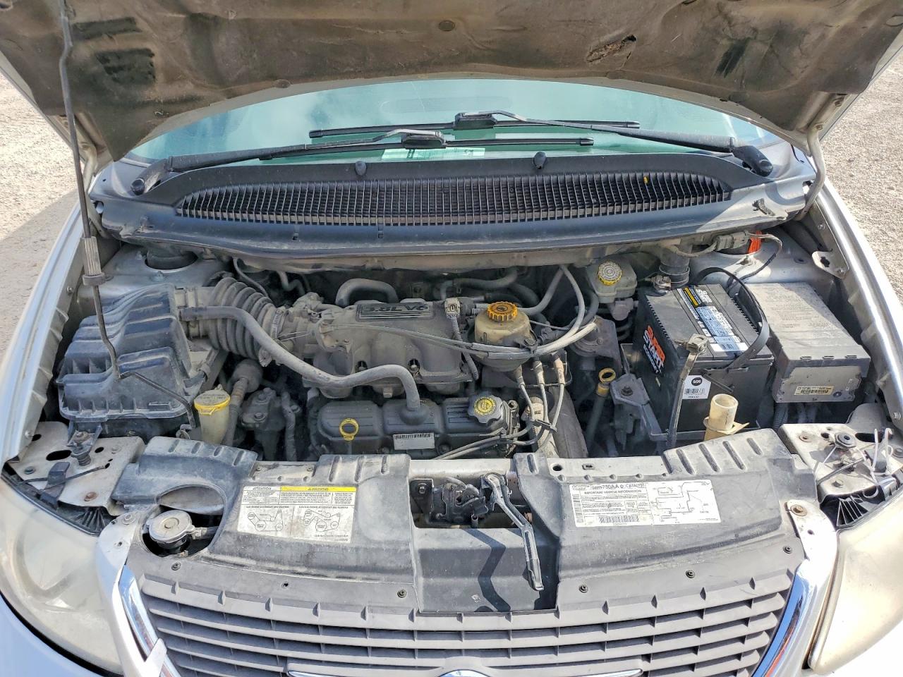 2004 Chrysler Town & Country Touring Silver vin: 2C4GP54L94R518552