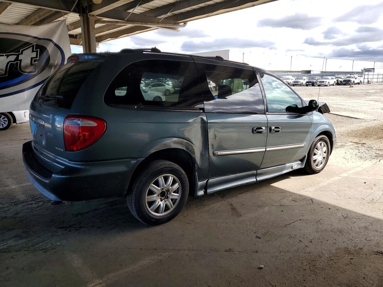 2005 Chrysler Town & Country Touring Charcoal vin: 2C4GP54L95R209200