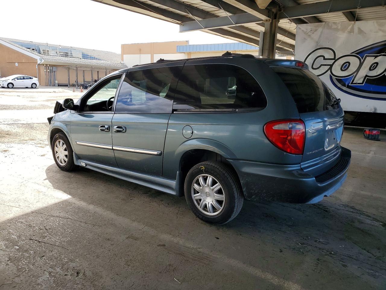 2005 Chrysler Town & Country Touring Charcoal vin: 2C4GP54L95R209200