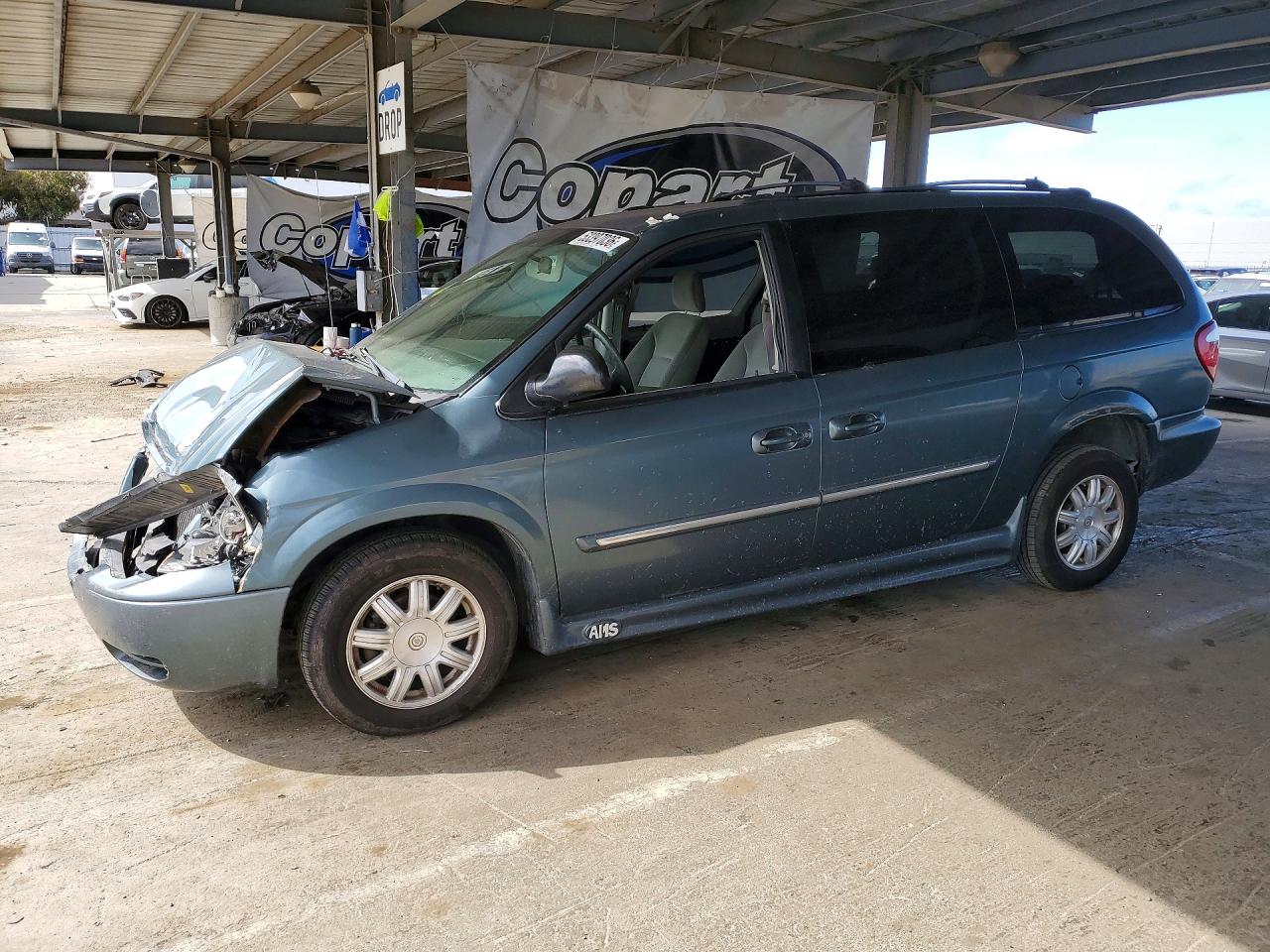 2005 Chrysler Town & Country Touring Charcoal vin: 2C4GP54L95R209200