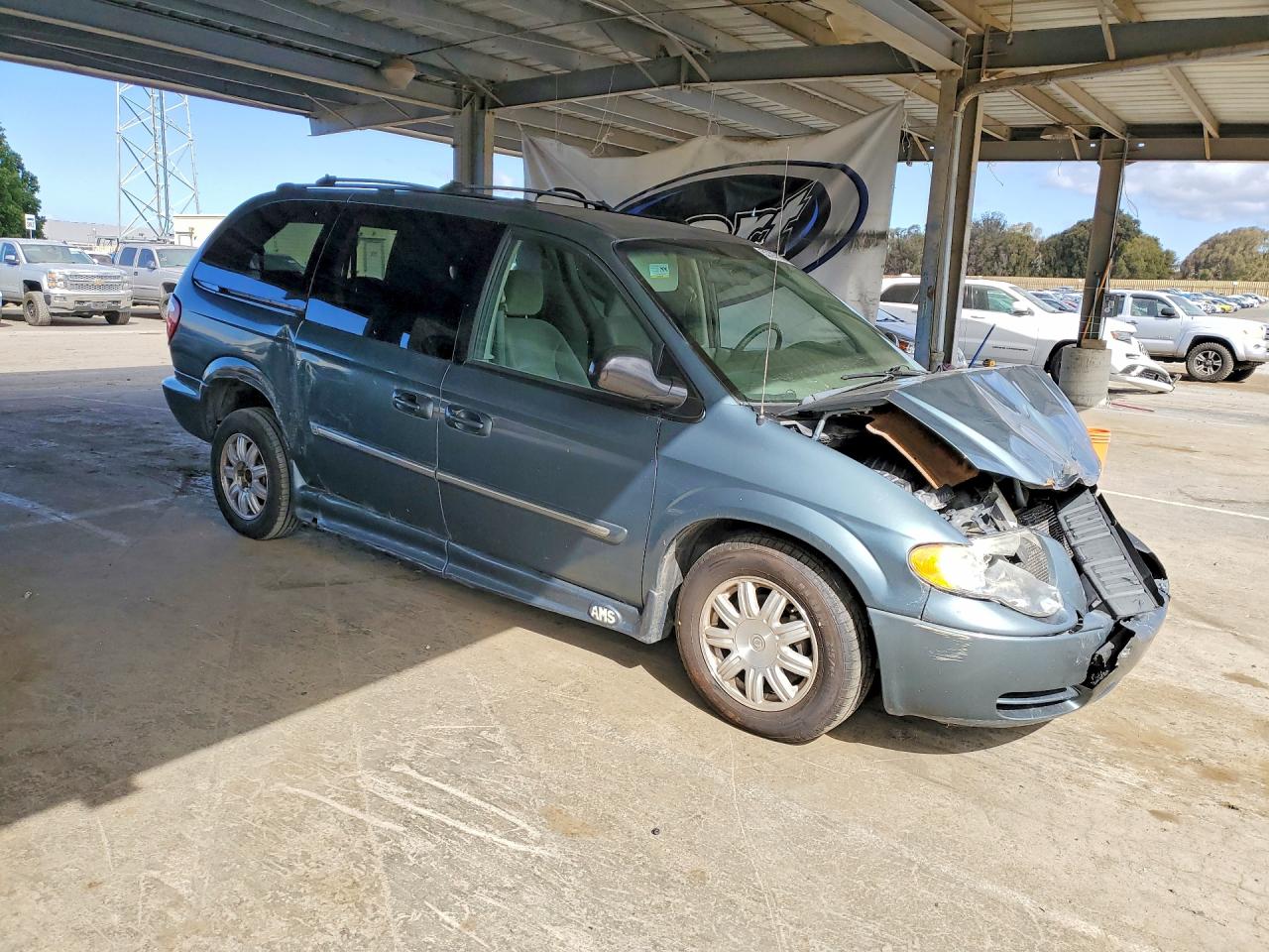 2005 Chrysler Town & Country Touring Charcoal vin: 2C4GP54L95R209200