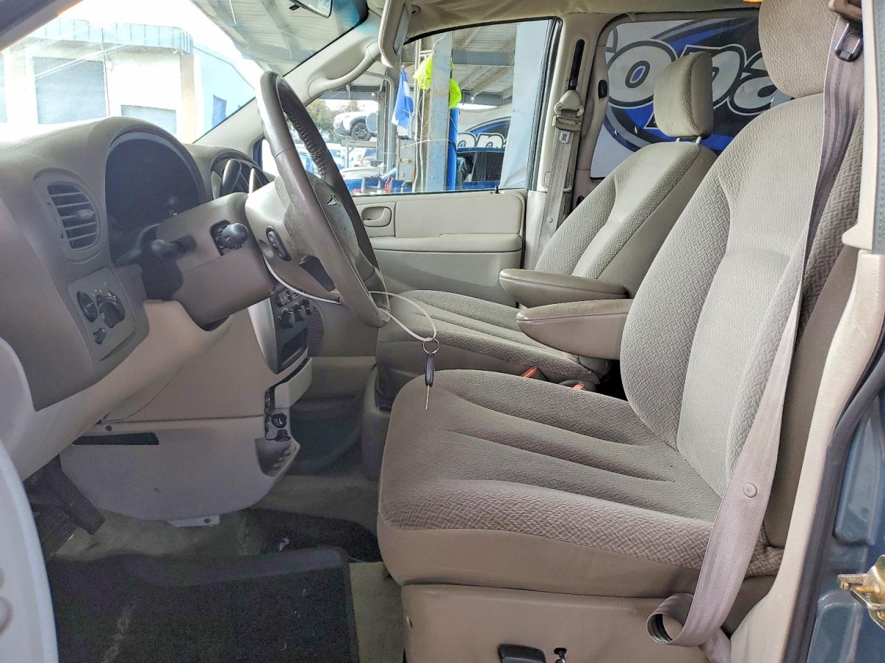 2005 Chrysler Town & Country Touring Charcoal vin: 2C4GP54L95R209200