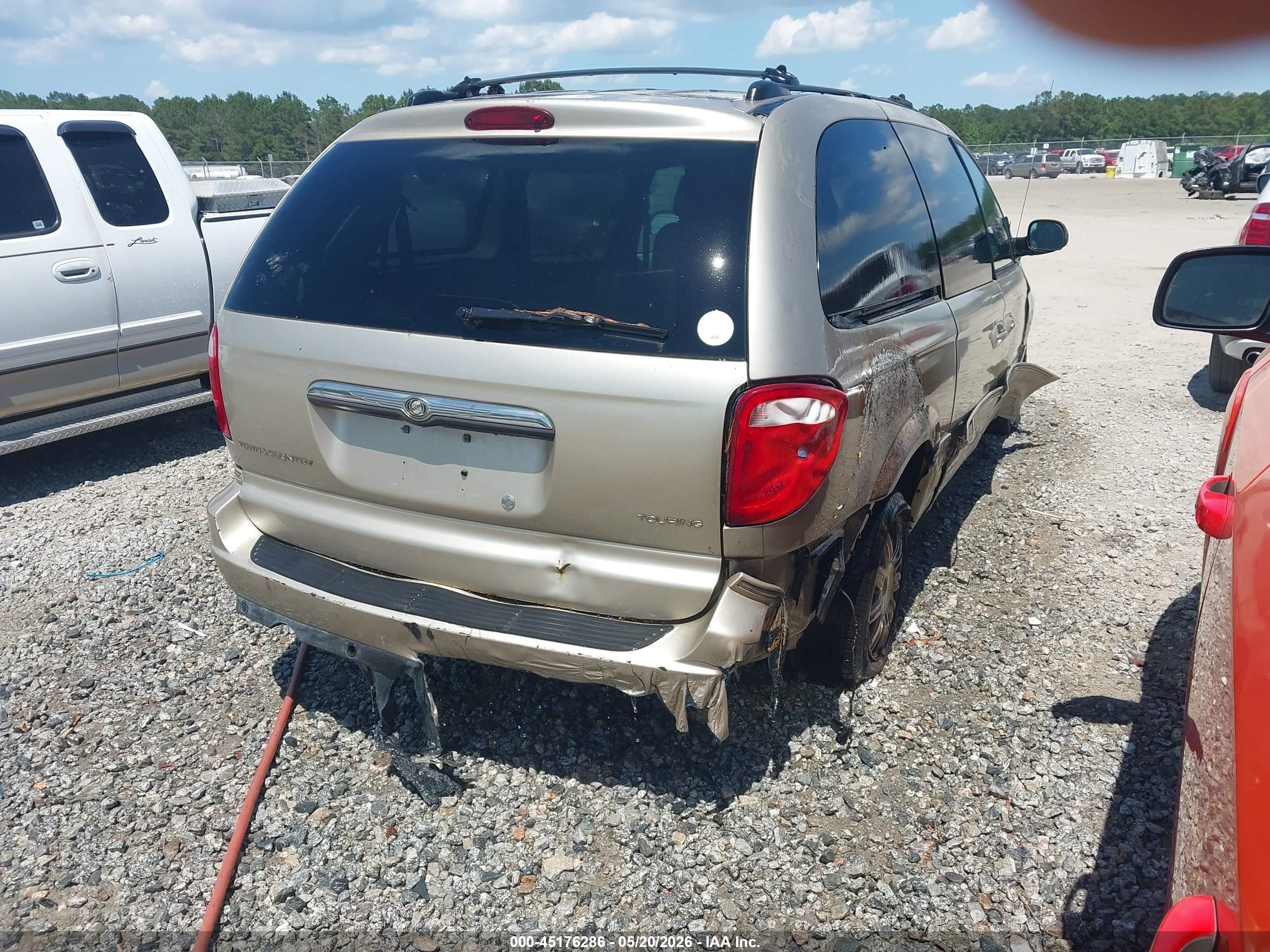 2005 Chrysler Town & Country Touring Gold vin: 2C4GP54L95R313685