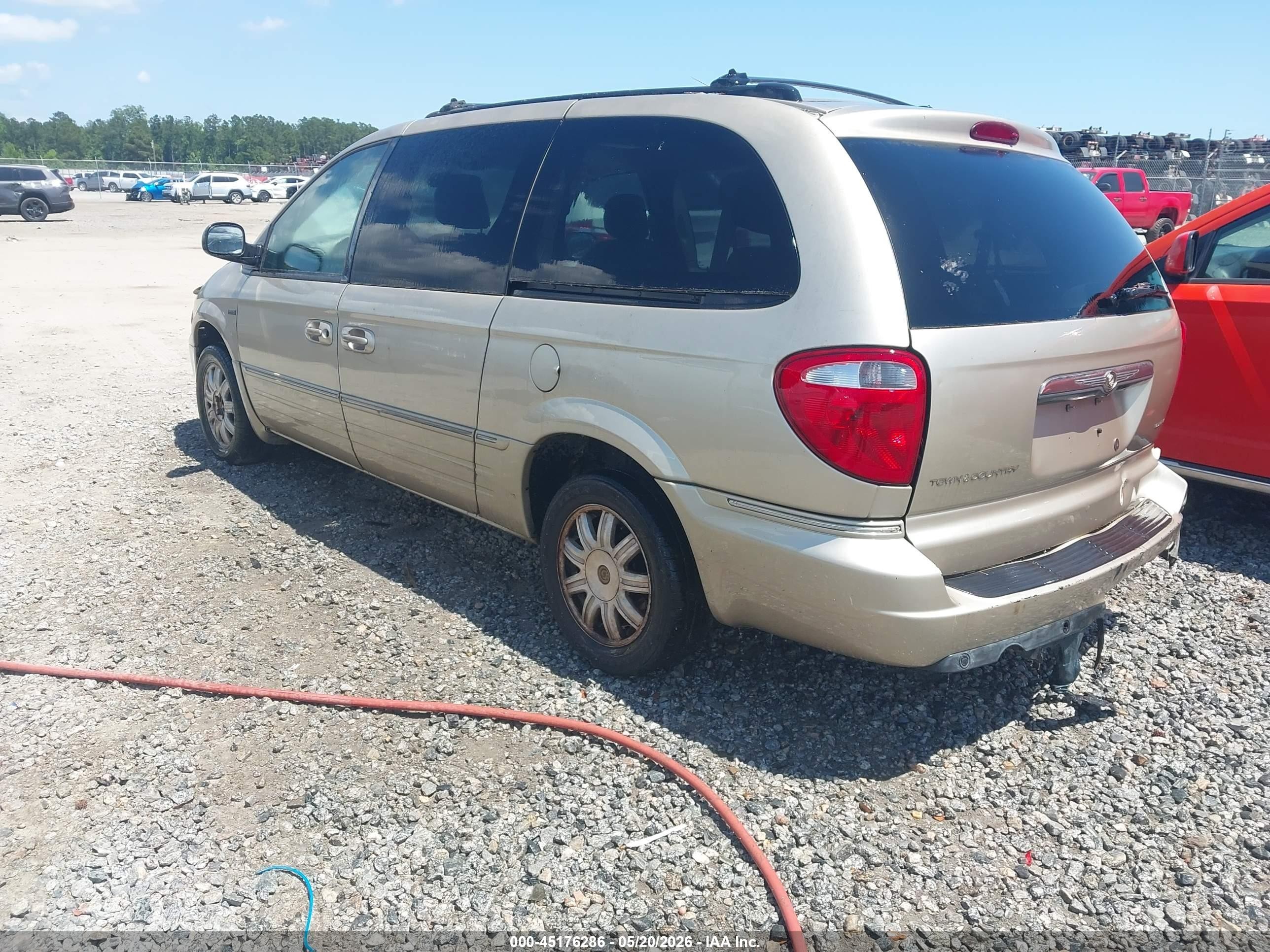 2005 Chrysler Town & Country Touring Gold vin: 2C4GP54L95R313685