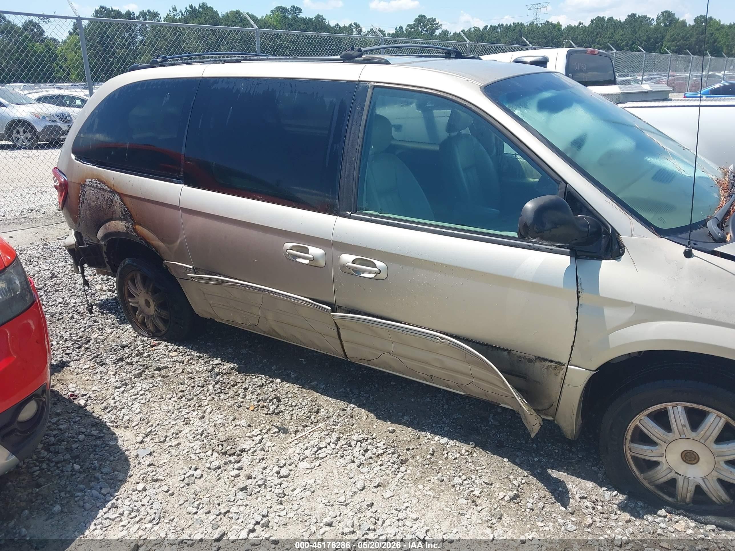 2005 Chrysler Town & Country Touring Gold vin: 2C4GP54L95R313685