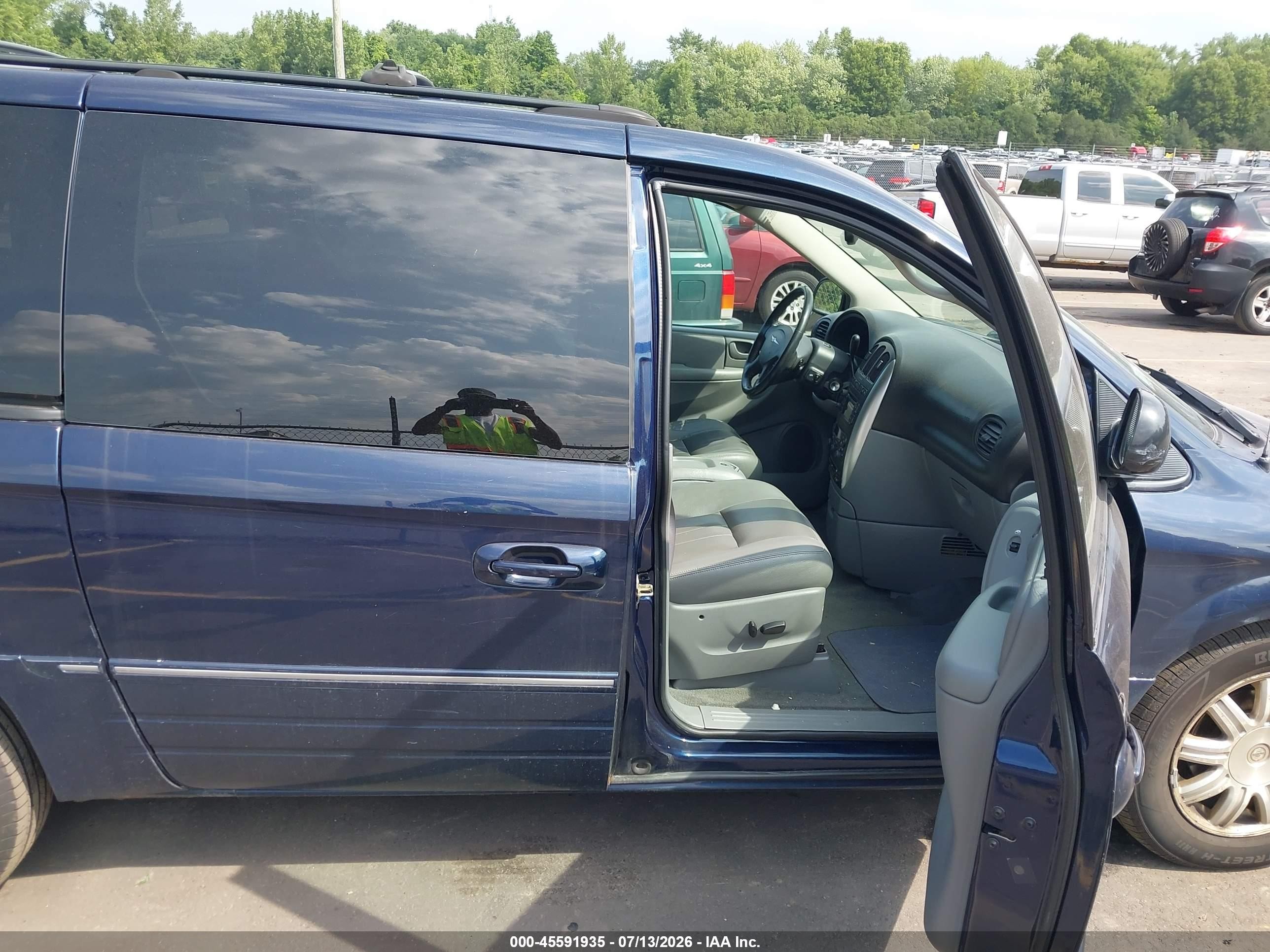2005 Chrysler Town & Country Touring Синий vin: 2C4GP54L95R491290