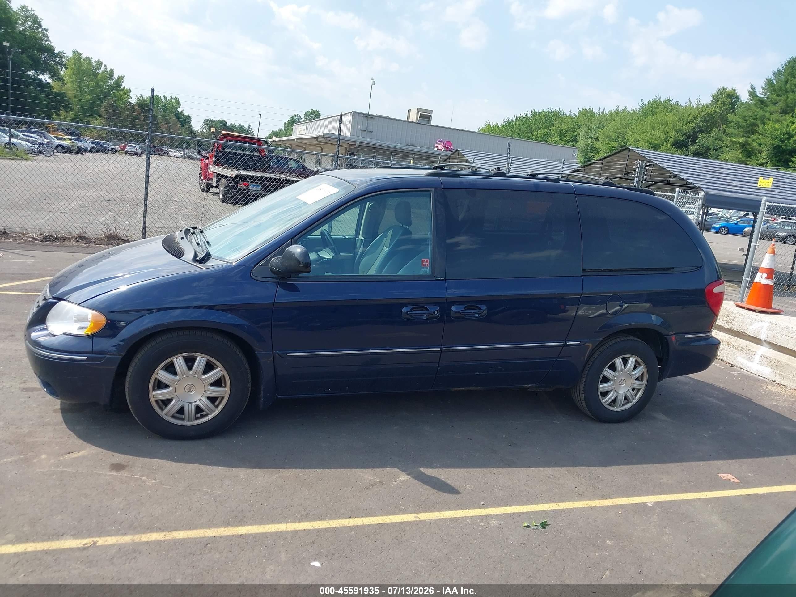 2005 Chrysler Town & Country Touring Синий vin: 2C4GP54L95R491290