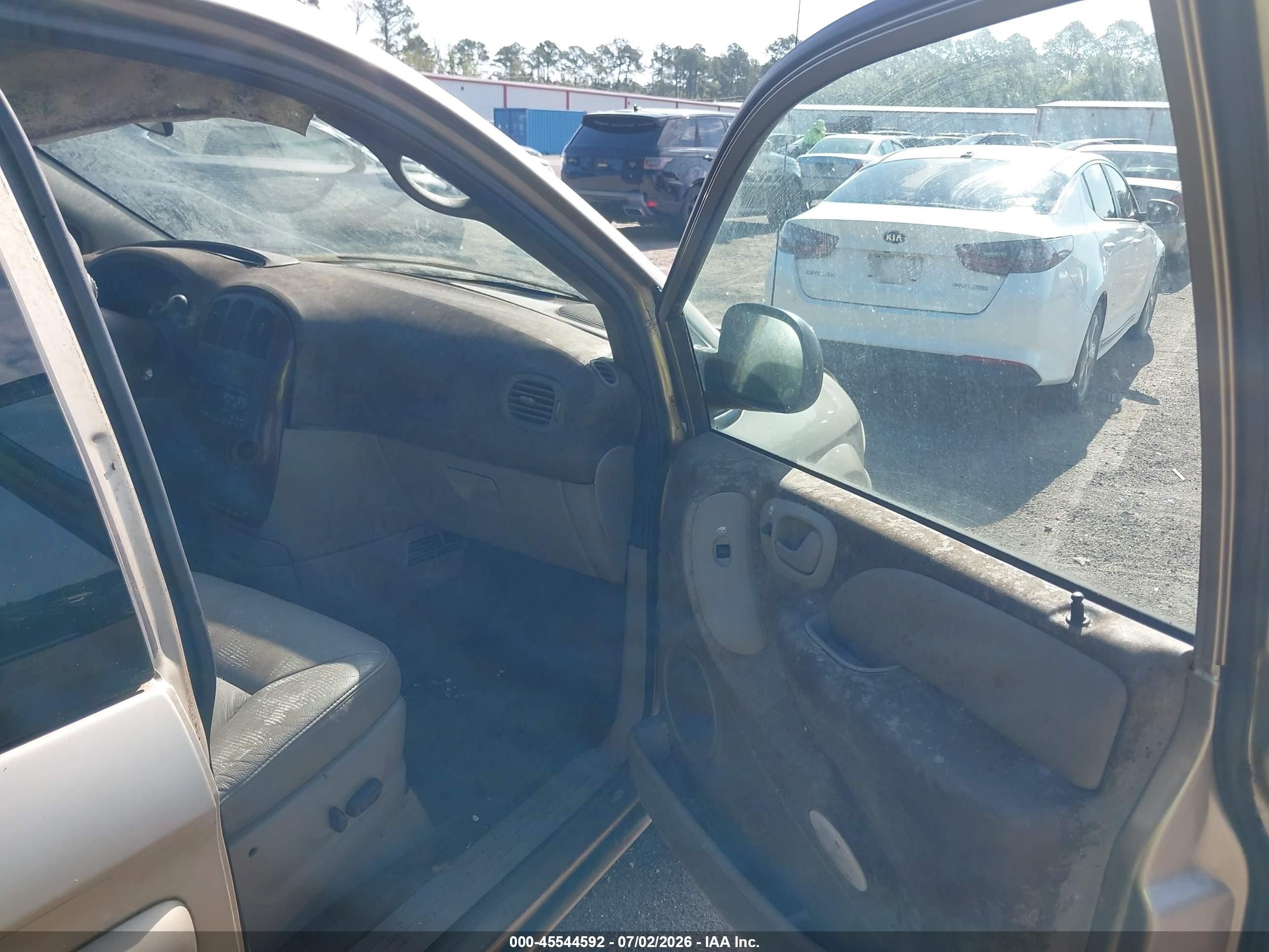 2002 Chrysler Town & Country Lxi Beige vin: 2C4GP54LX2R630967