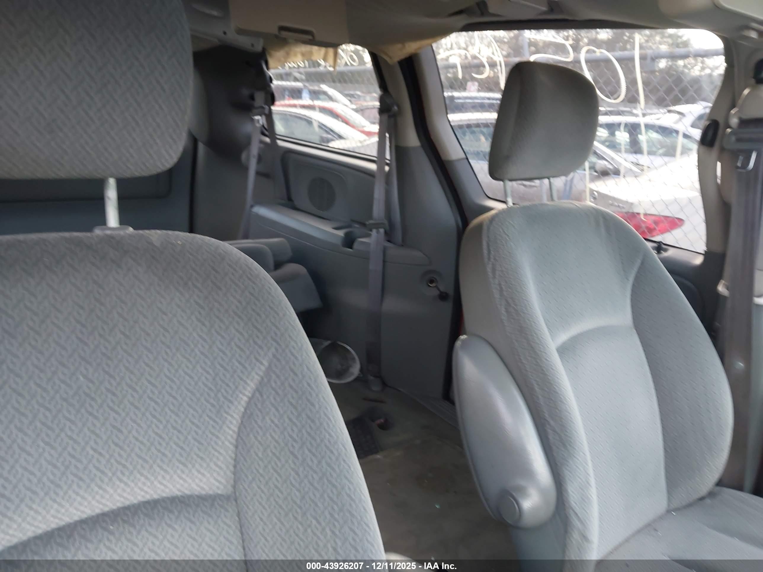 2005 Chrysler Town & Country Touring Красный vin: 2C4GP54LX5R418350