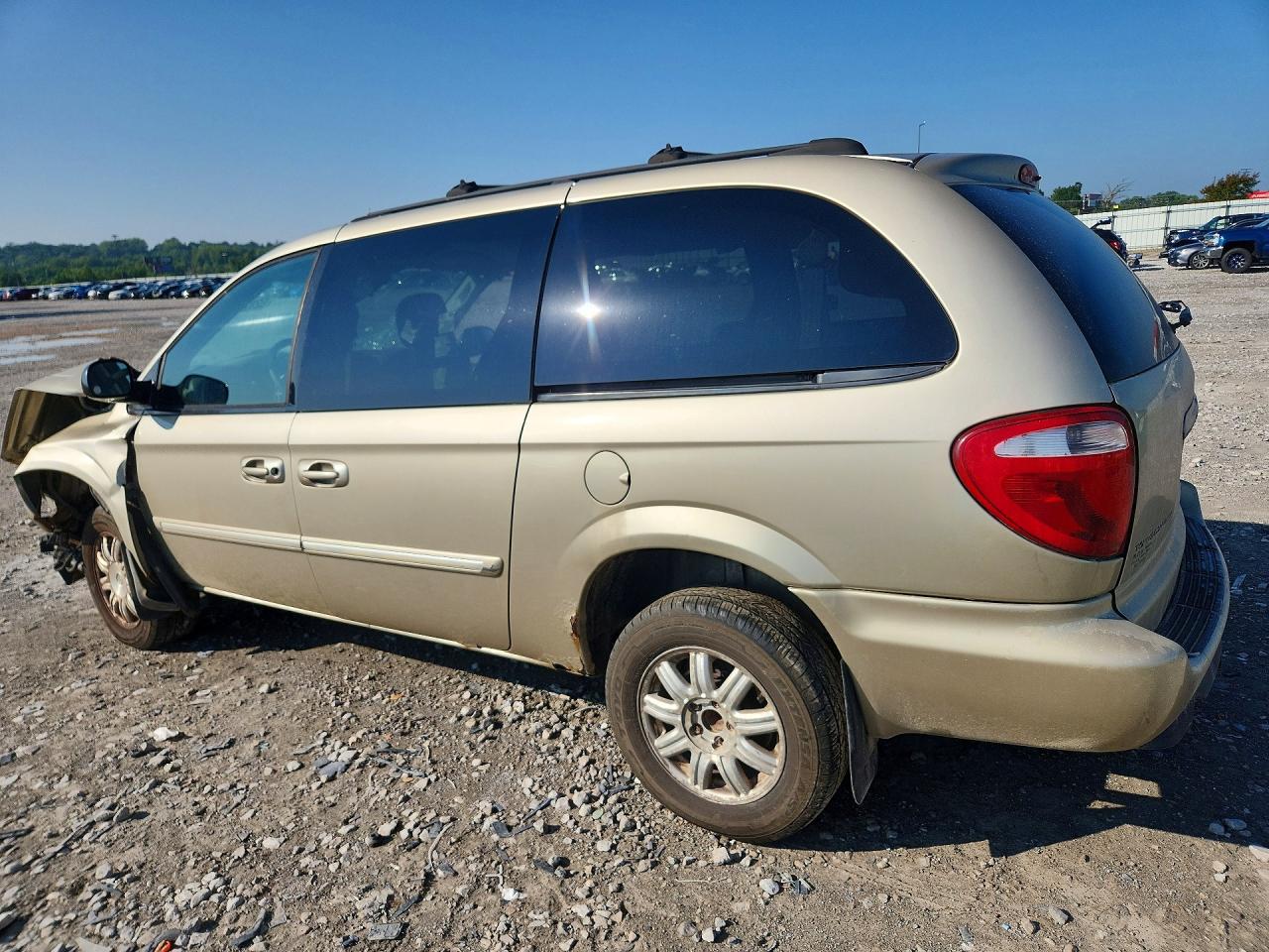 2005 Chrysler Town & Country Touring Beige vin: 2C4GP54LX5R490813