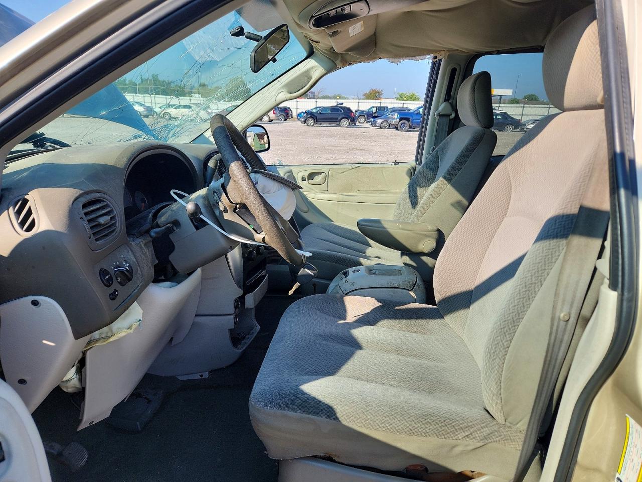 2005 Chrysler Town & Country Touring Beige vin: 2C4GP54LX5R490813