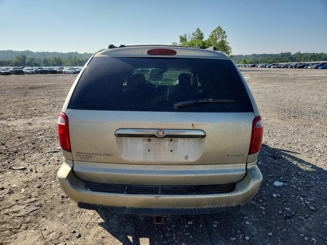 2005 Chrysler Town & Country Touring Beige vin: 2C4GP54LX5R490813