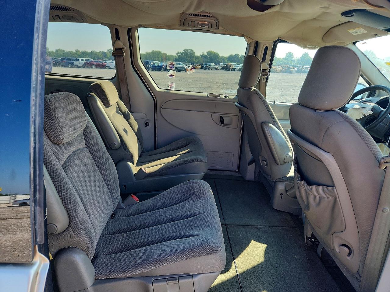 2005 Chrysler Town & Country Touring Beige vin: 2C4GP54LX5R490813