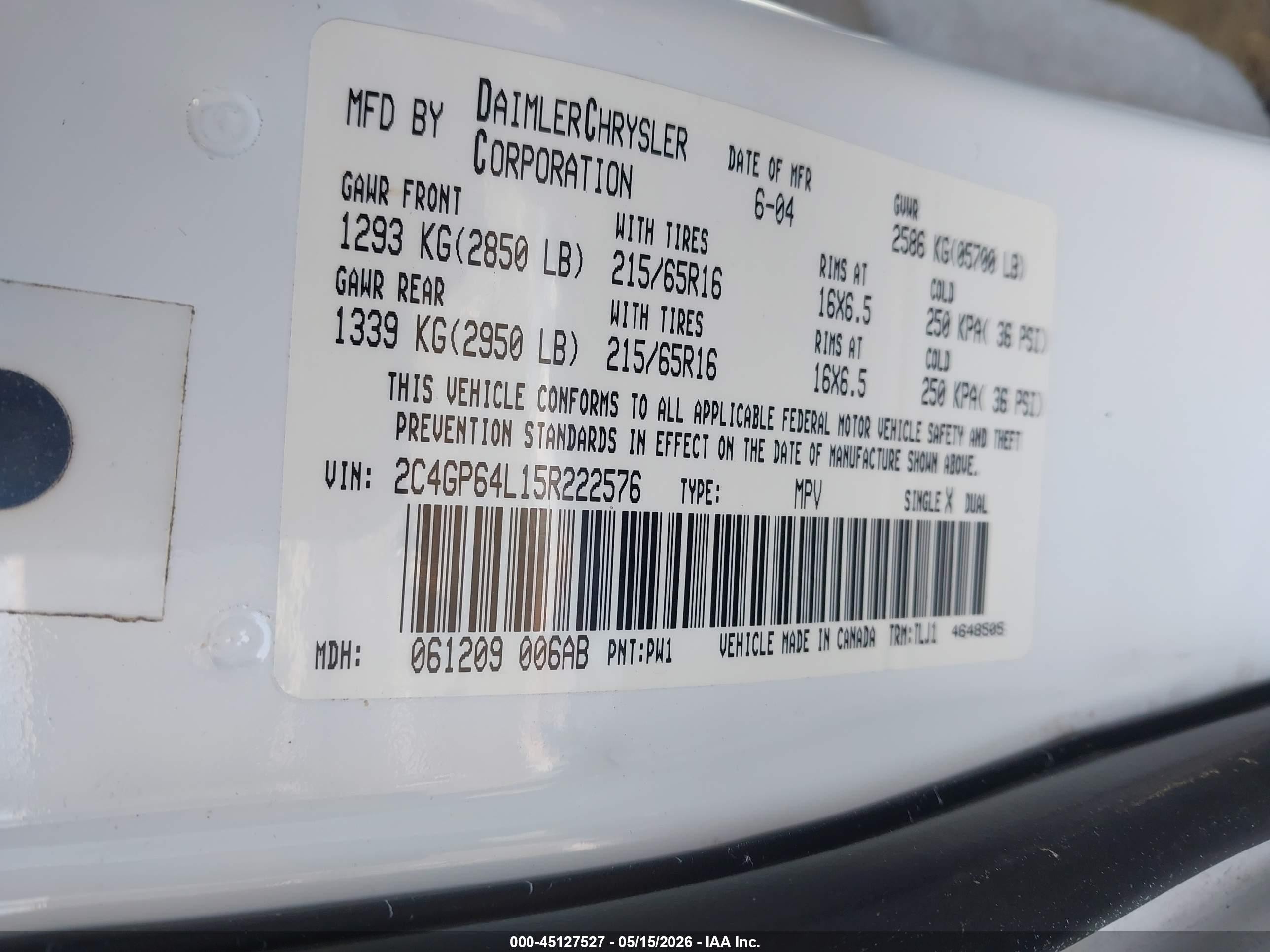 2005 Chrysler Town & Country Limited White vin: 2C4GP64L15R222576
