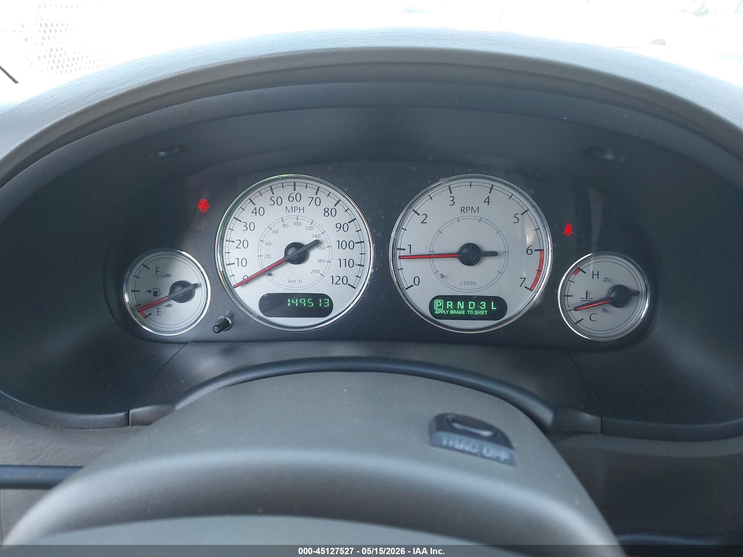 2005 Chrysler Town & Country Limited White vin: 2C4GP64L15R222576